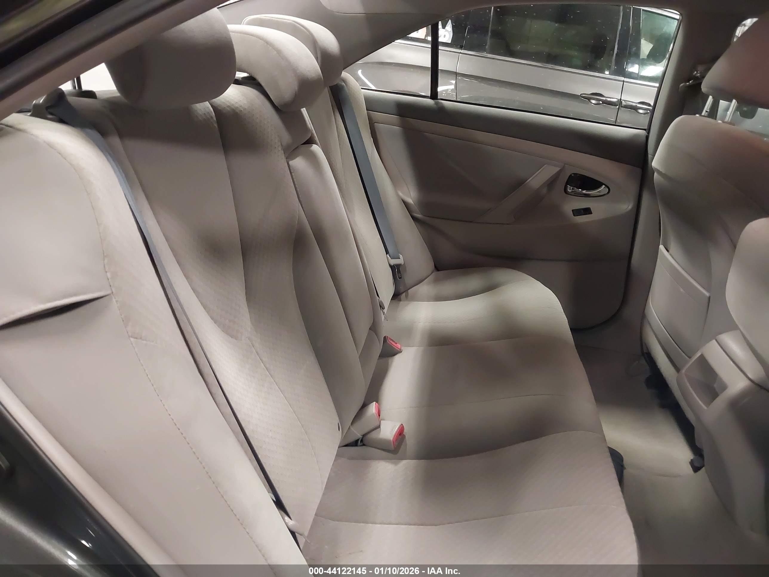 TOYOTA CAMRY image 8