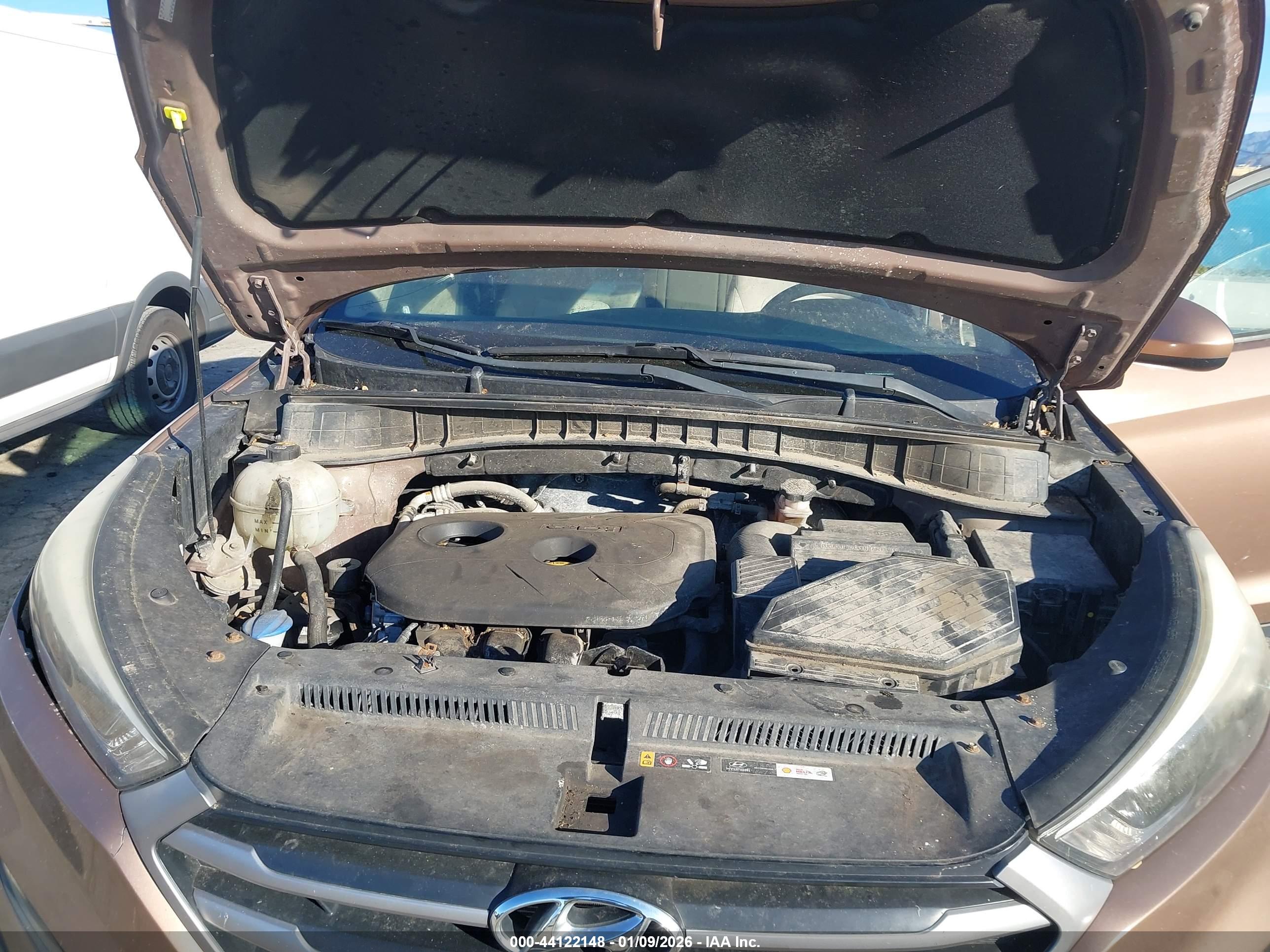 HYUNDAI TUCSON image 10