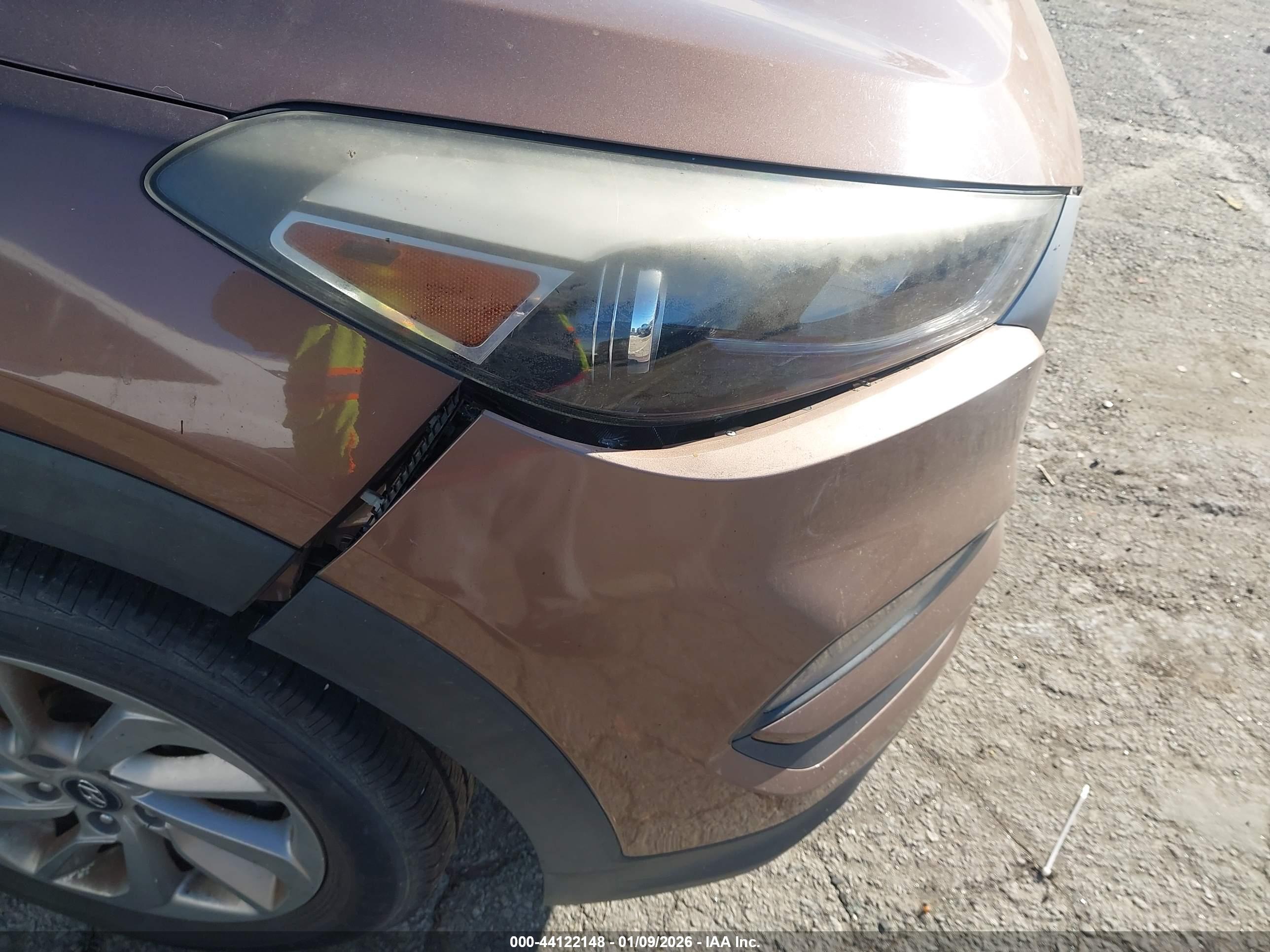 HYUNDAI TUCSON image 6