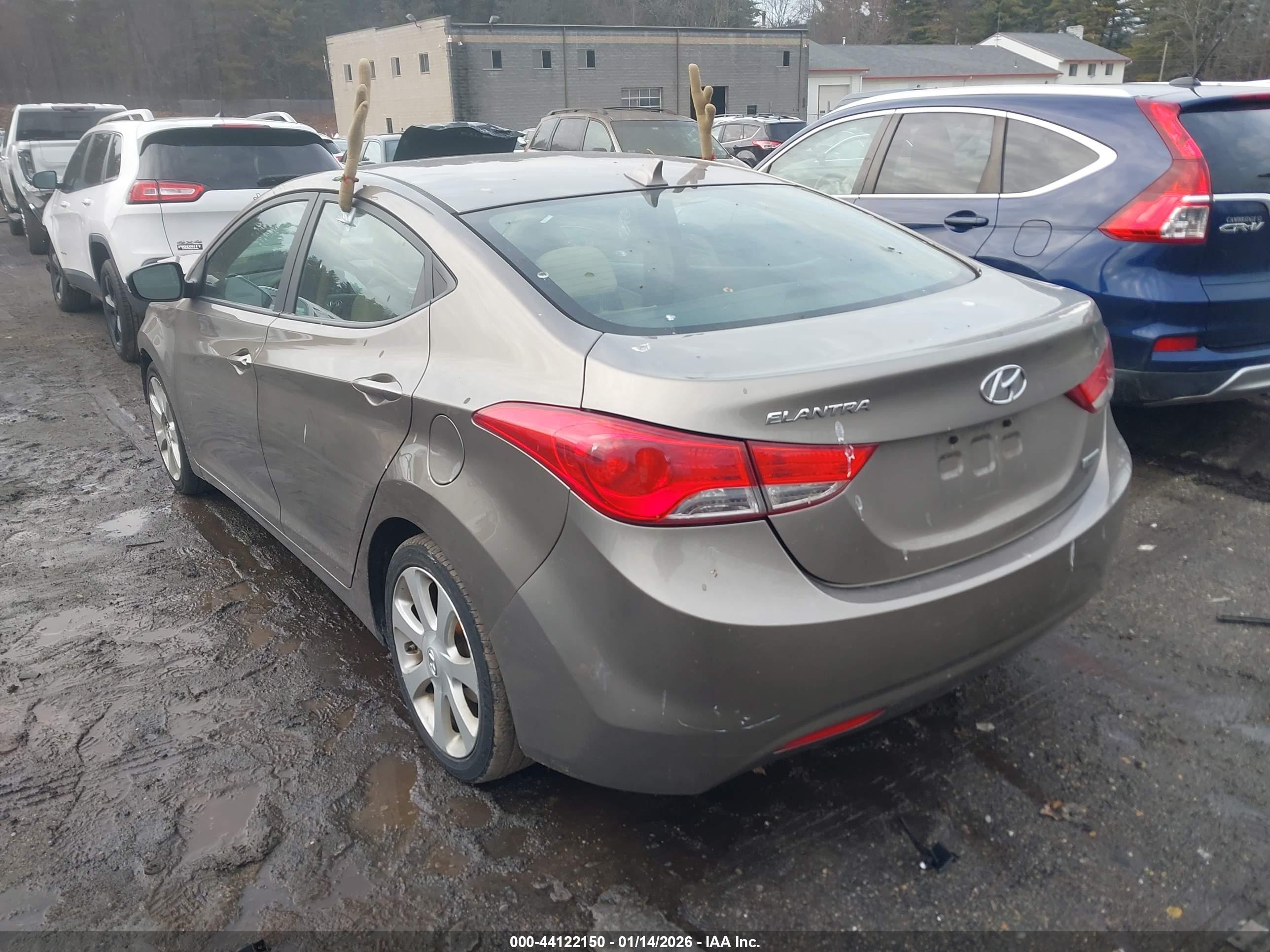 HYUNDAI ELANTRA image 3