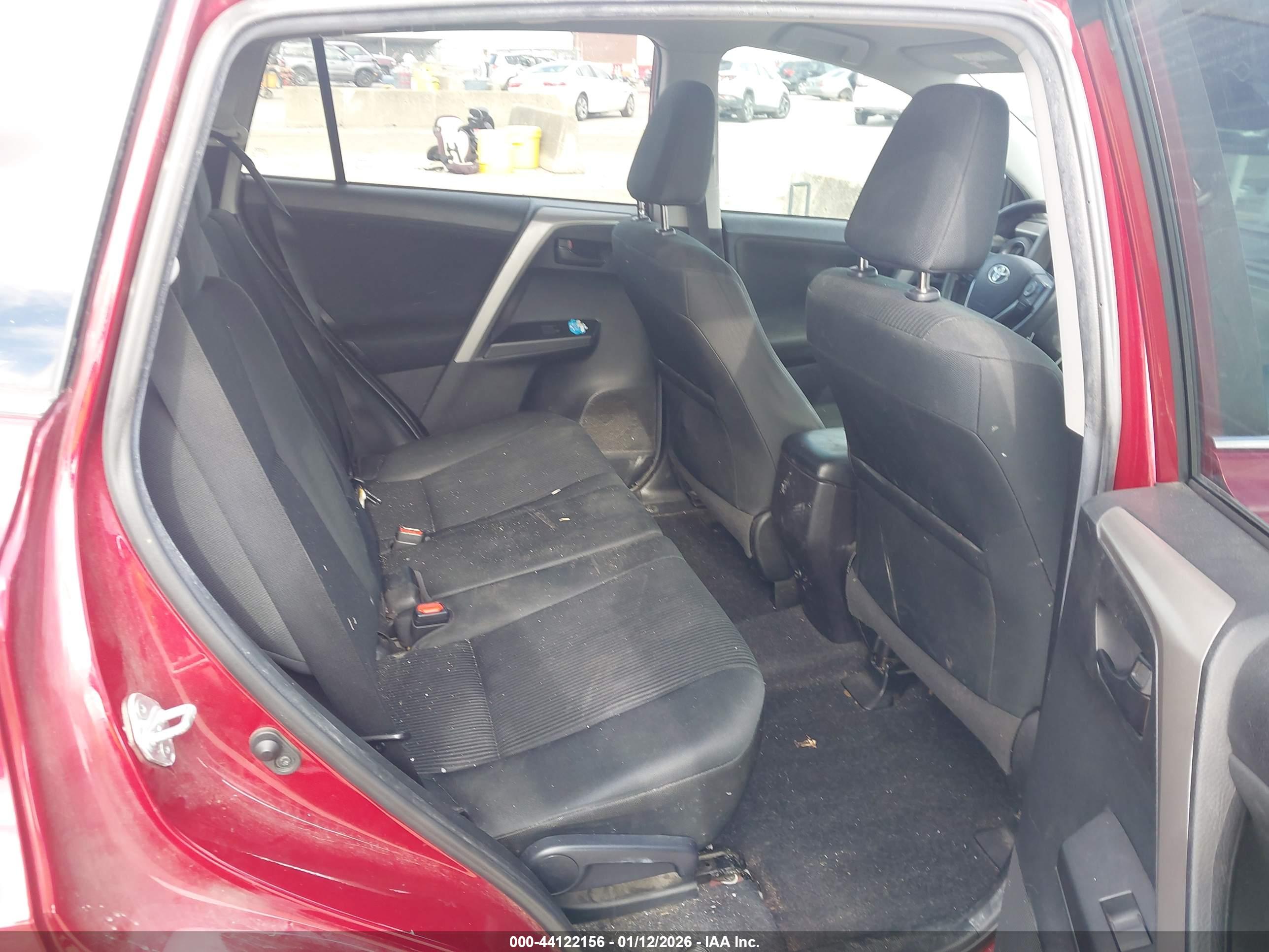 TOYOTA RAV4 image 8
