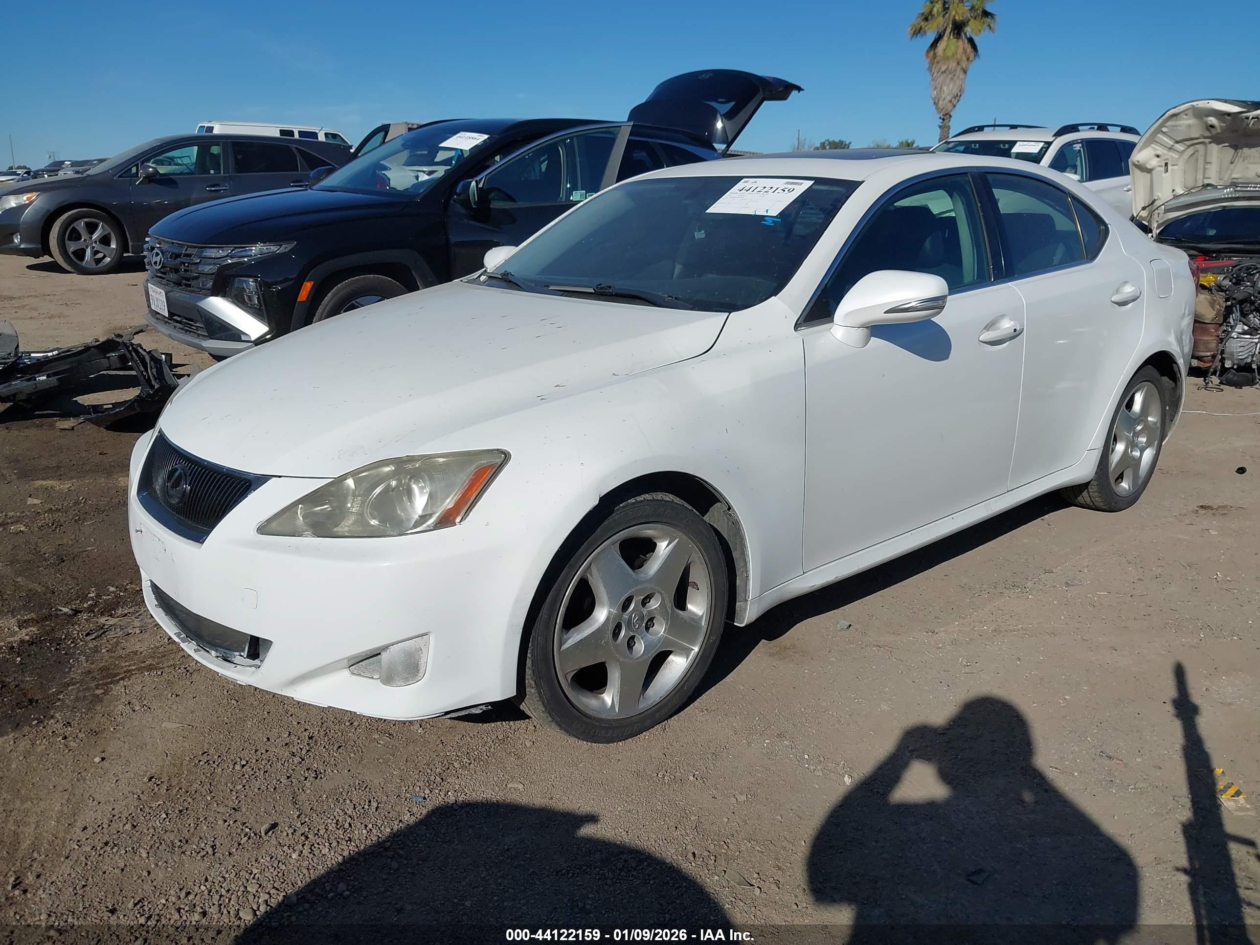 LEXUS IS image 2