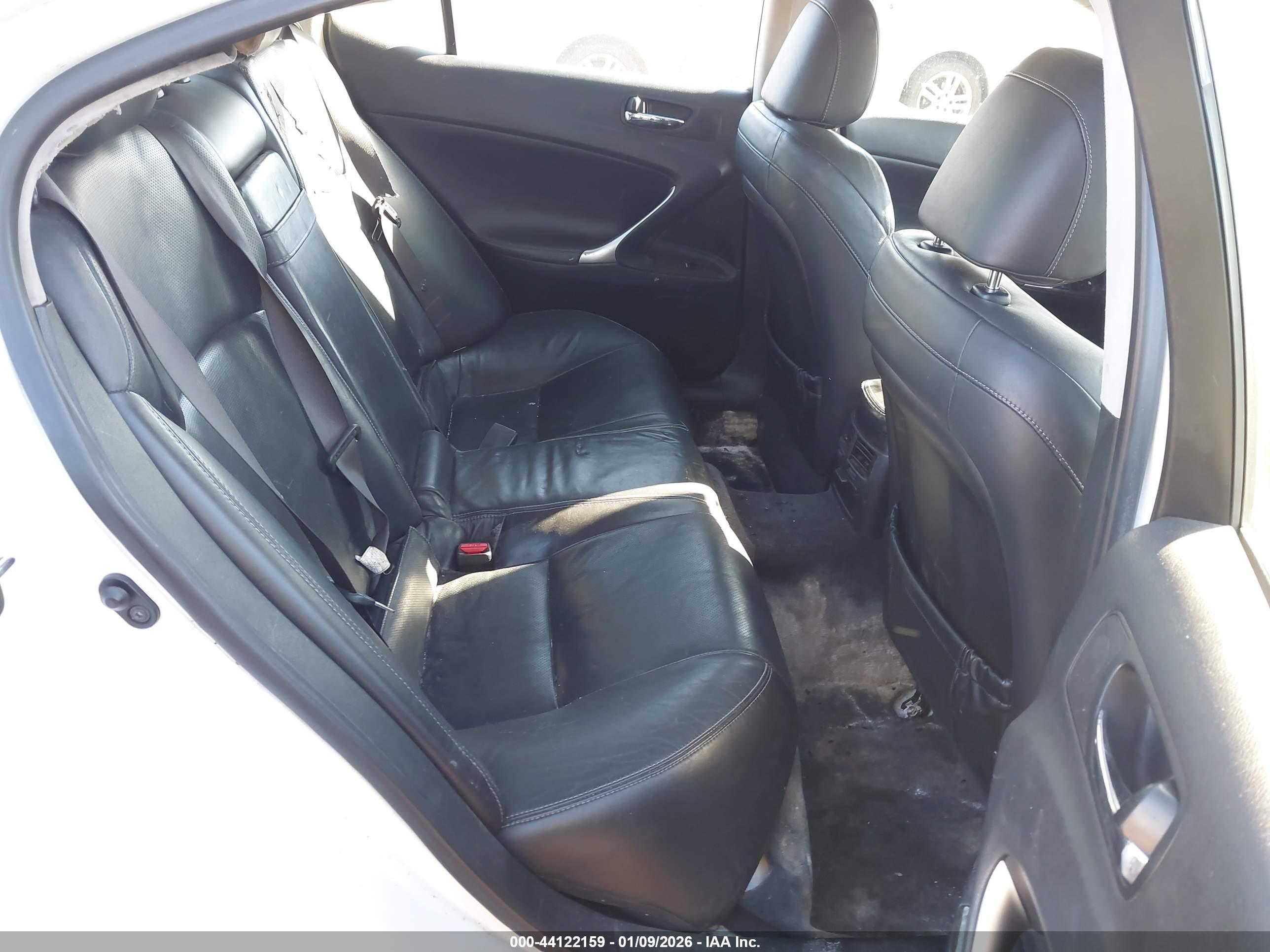 LEXUS IS image 8