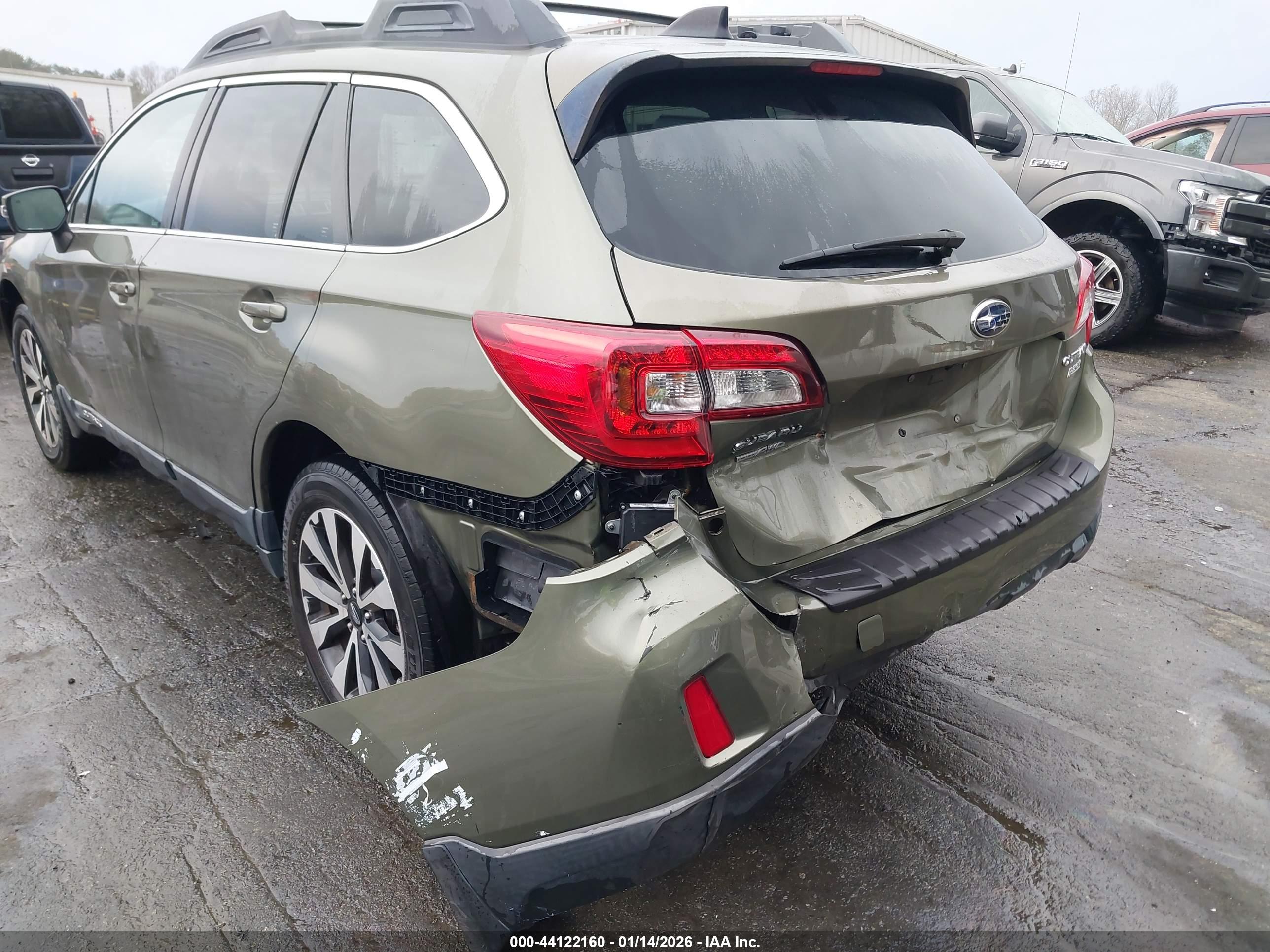SUBARU OUTBACK image 6