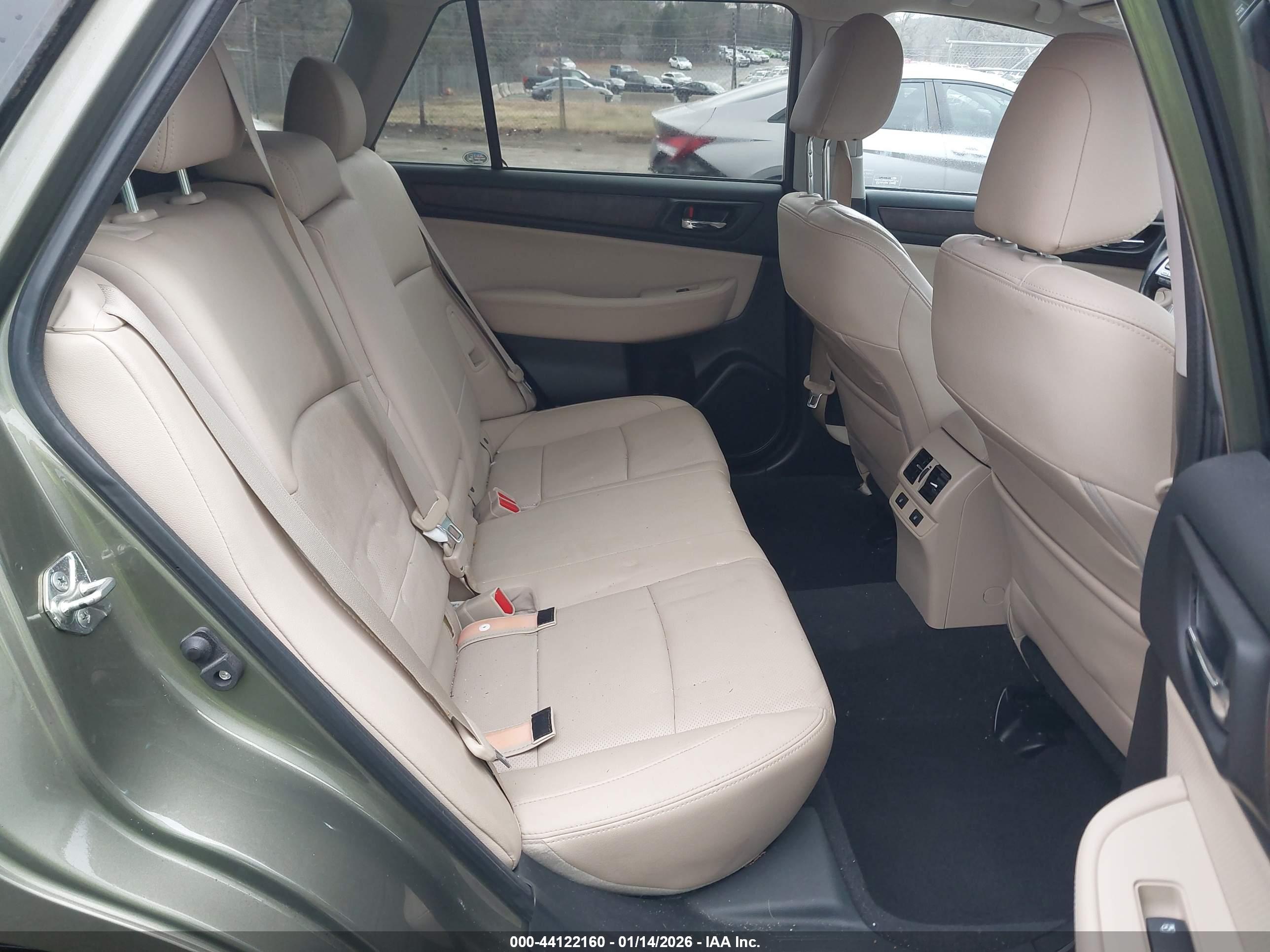 SUBARU OUTBACK image 8