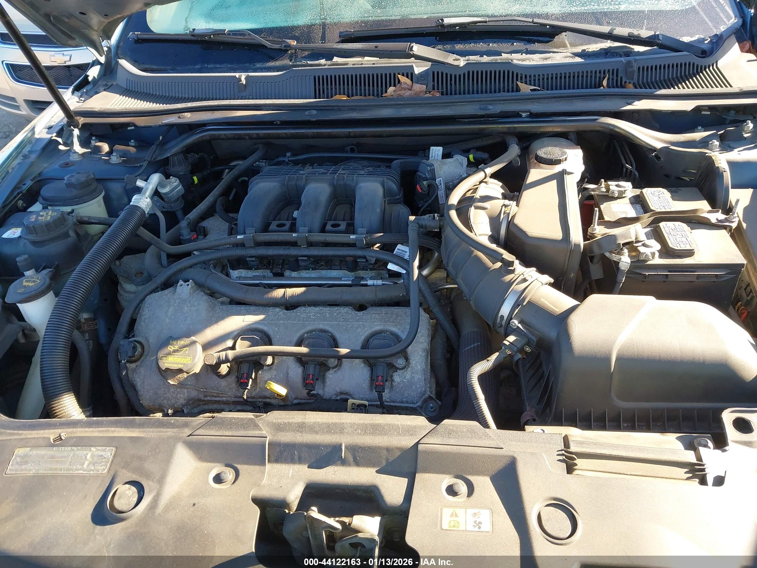 FORD TAURUS image 10