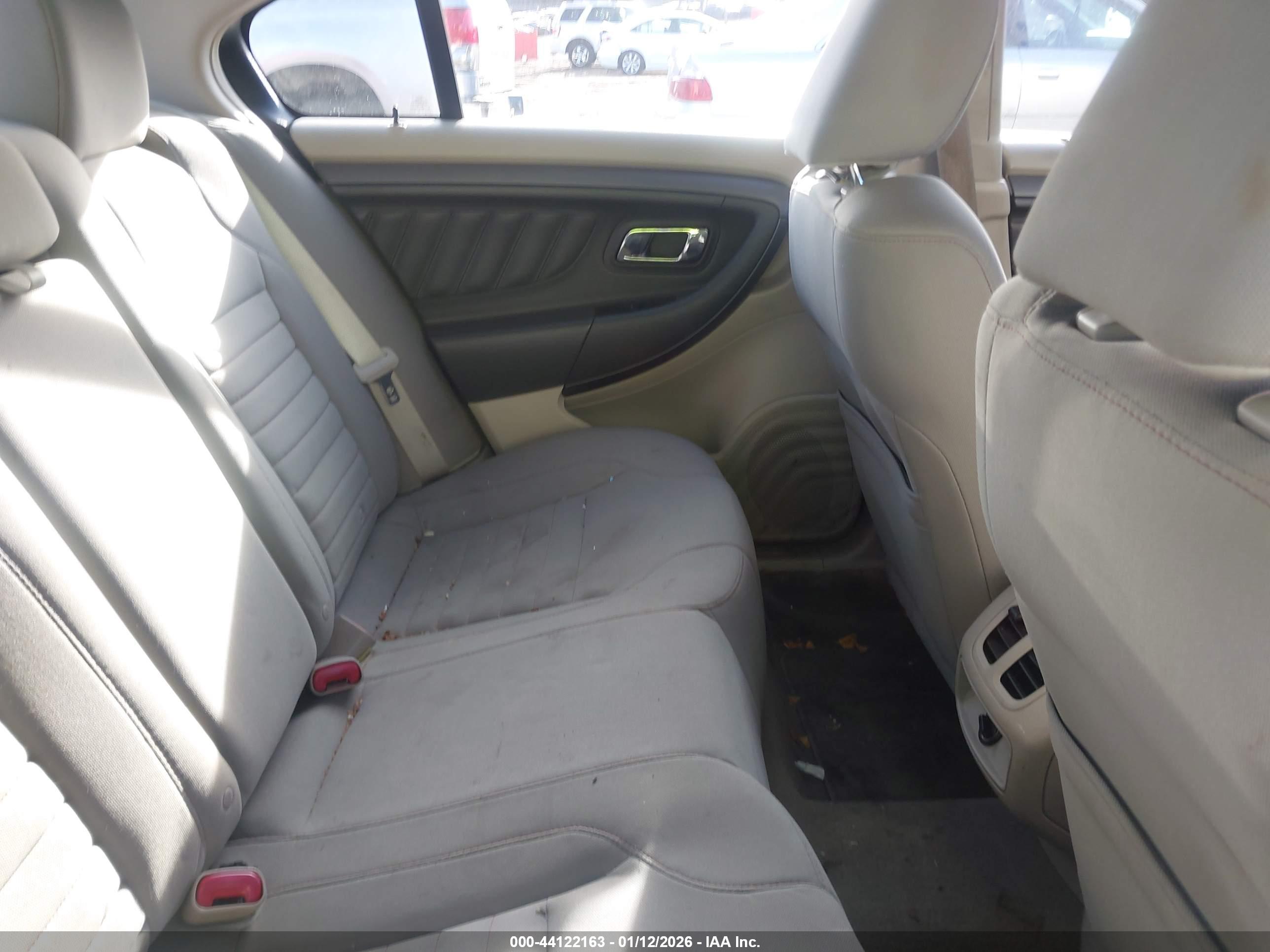 FORD TAURUS image 8
