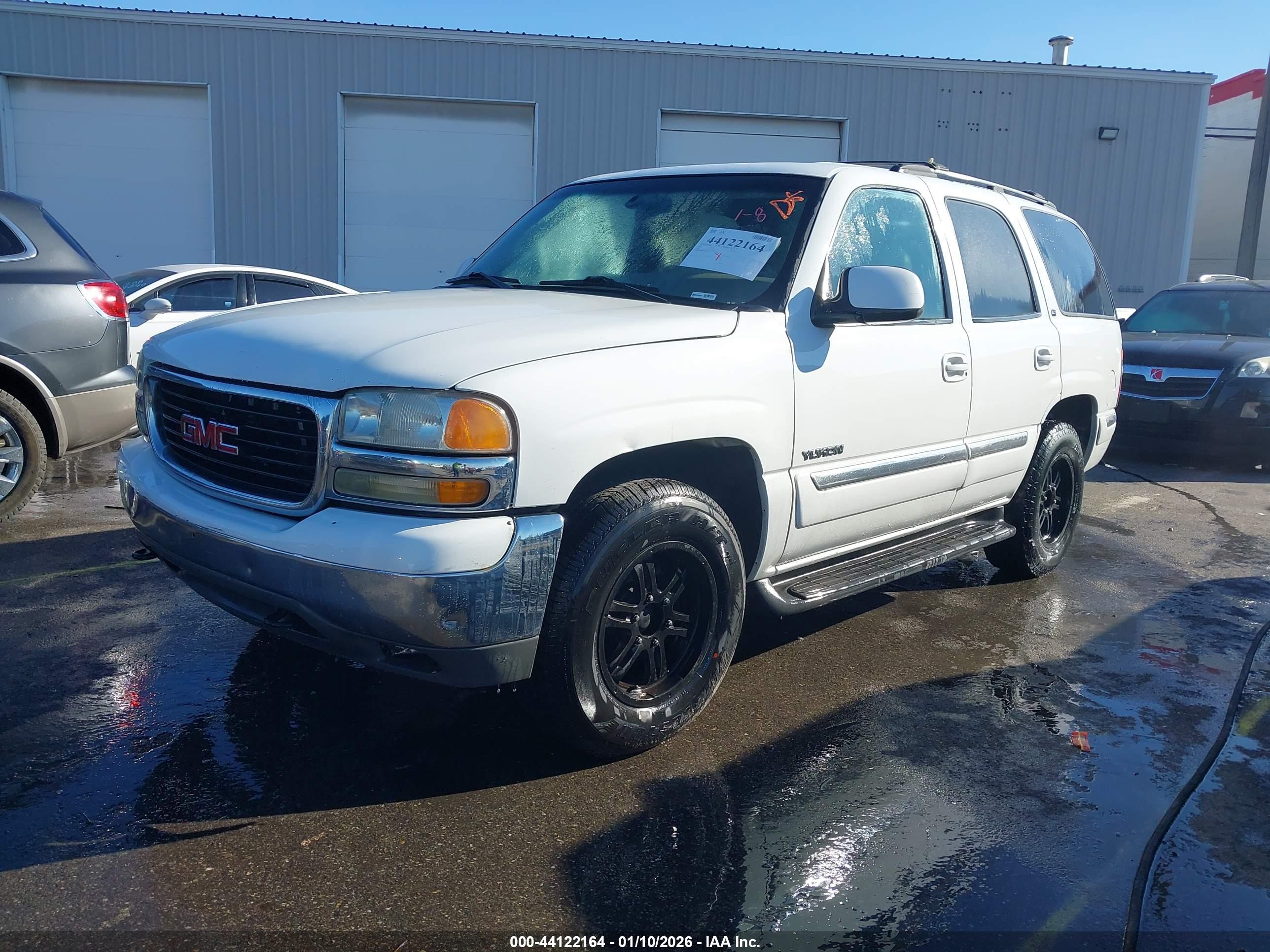 GMC YUKON image 2