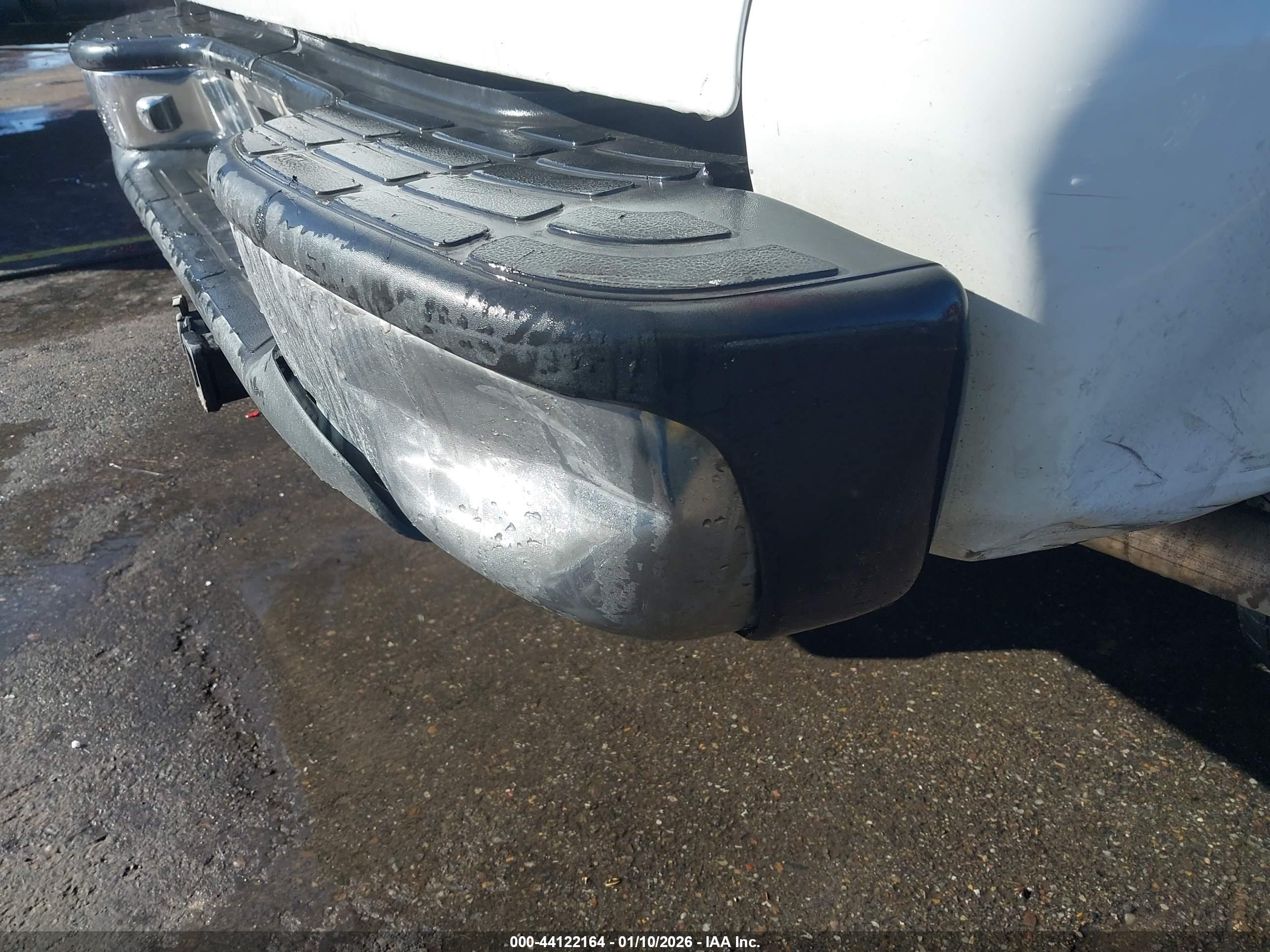 GMC YUKON image 6