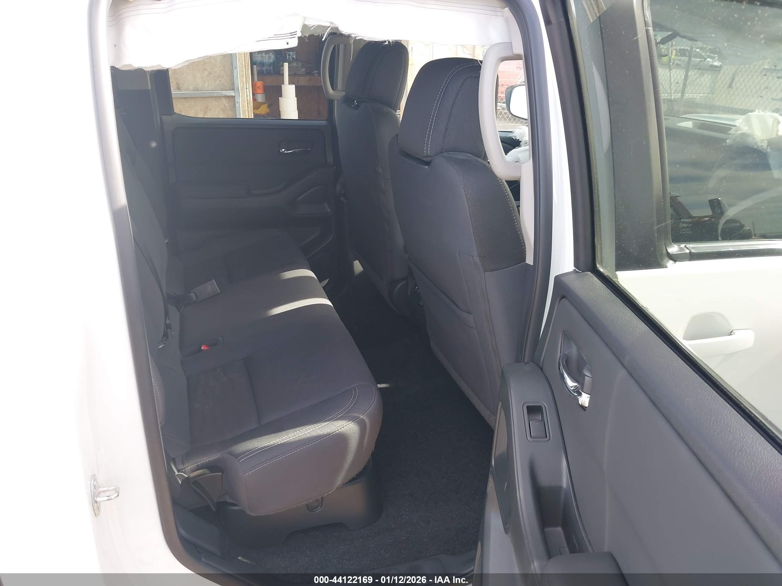 NISSAN FRONTIER image 8