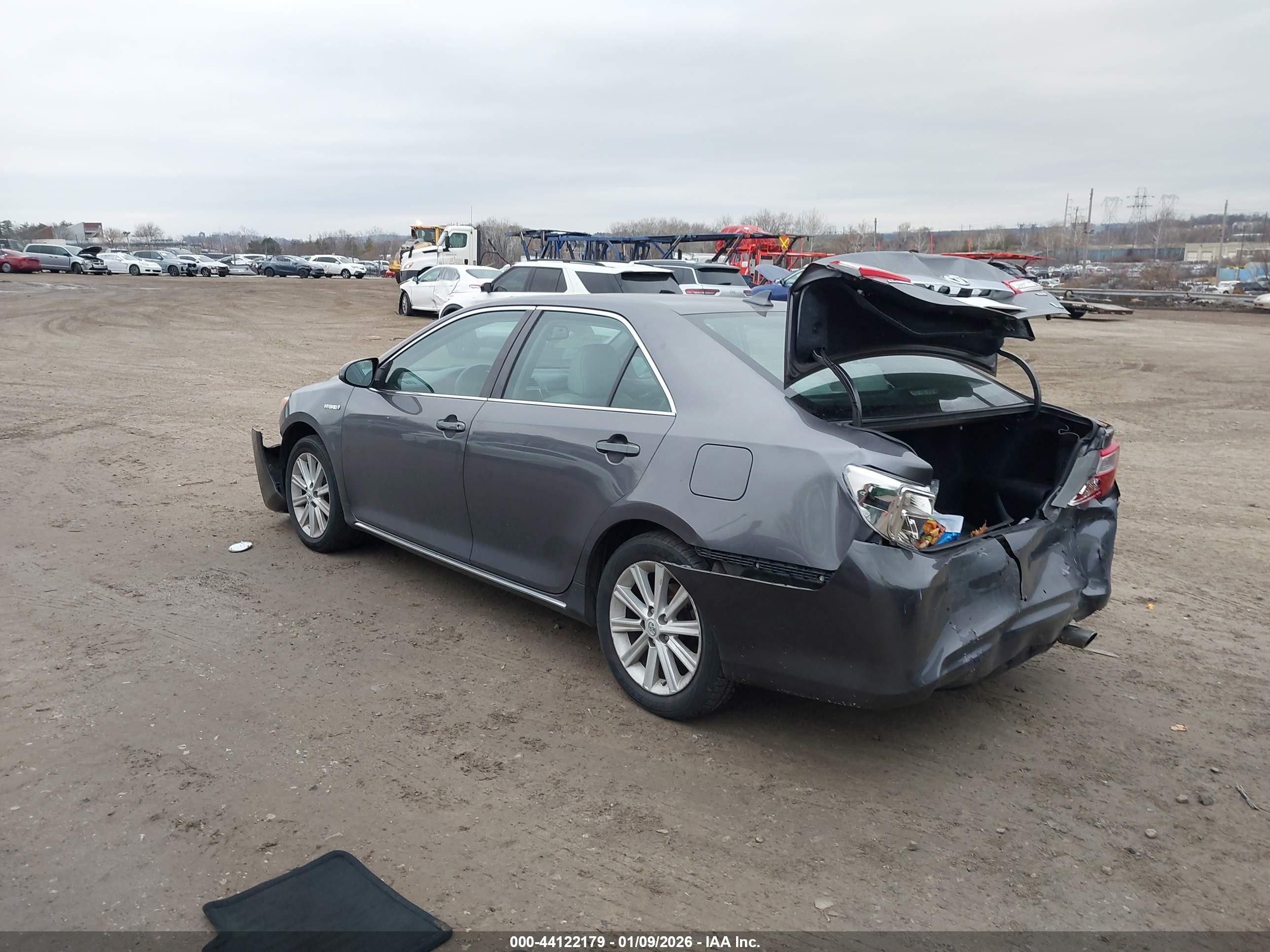 TOYOTA CAMRY image 3