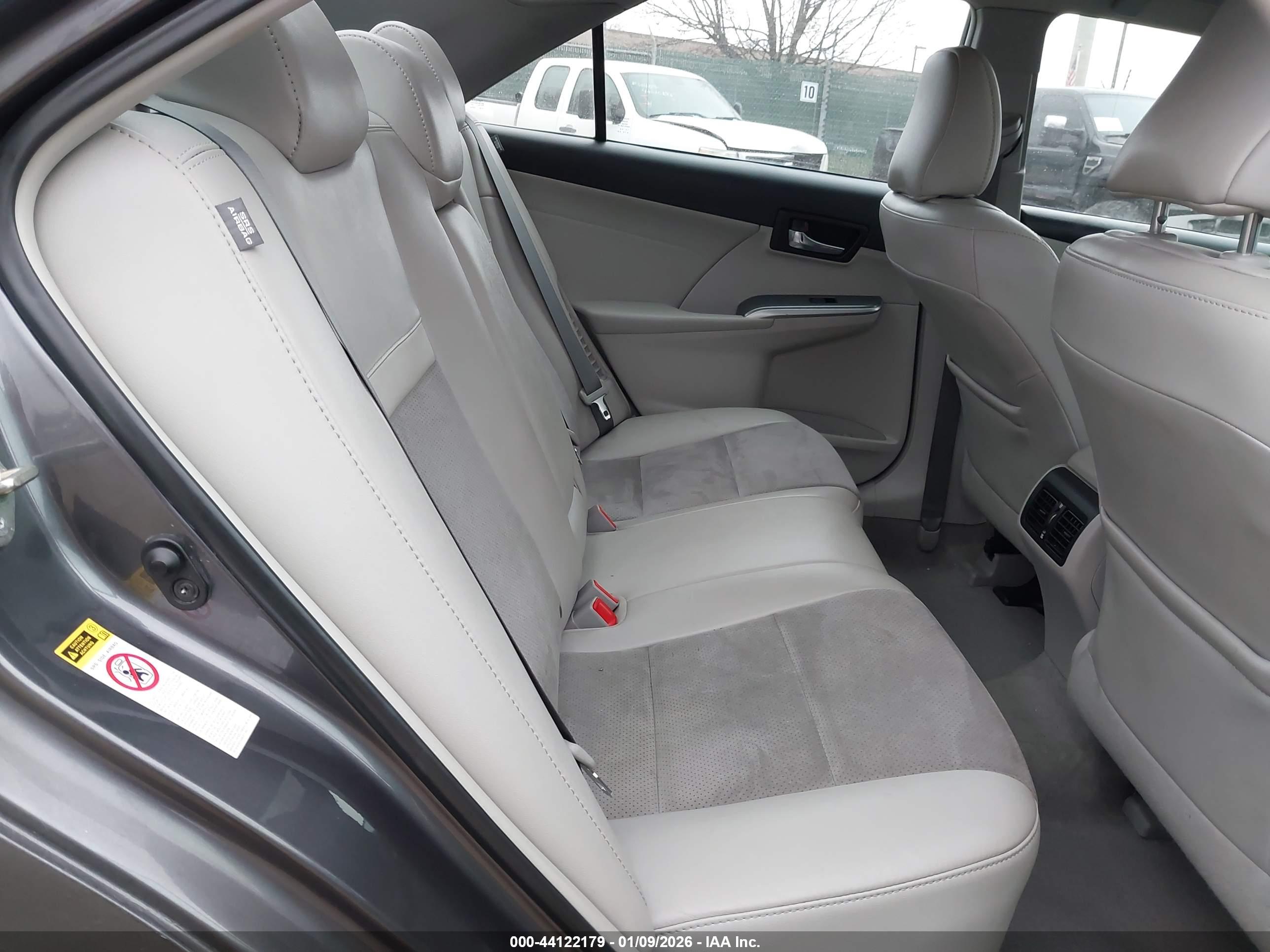 TOYOTA CAMRY image 8