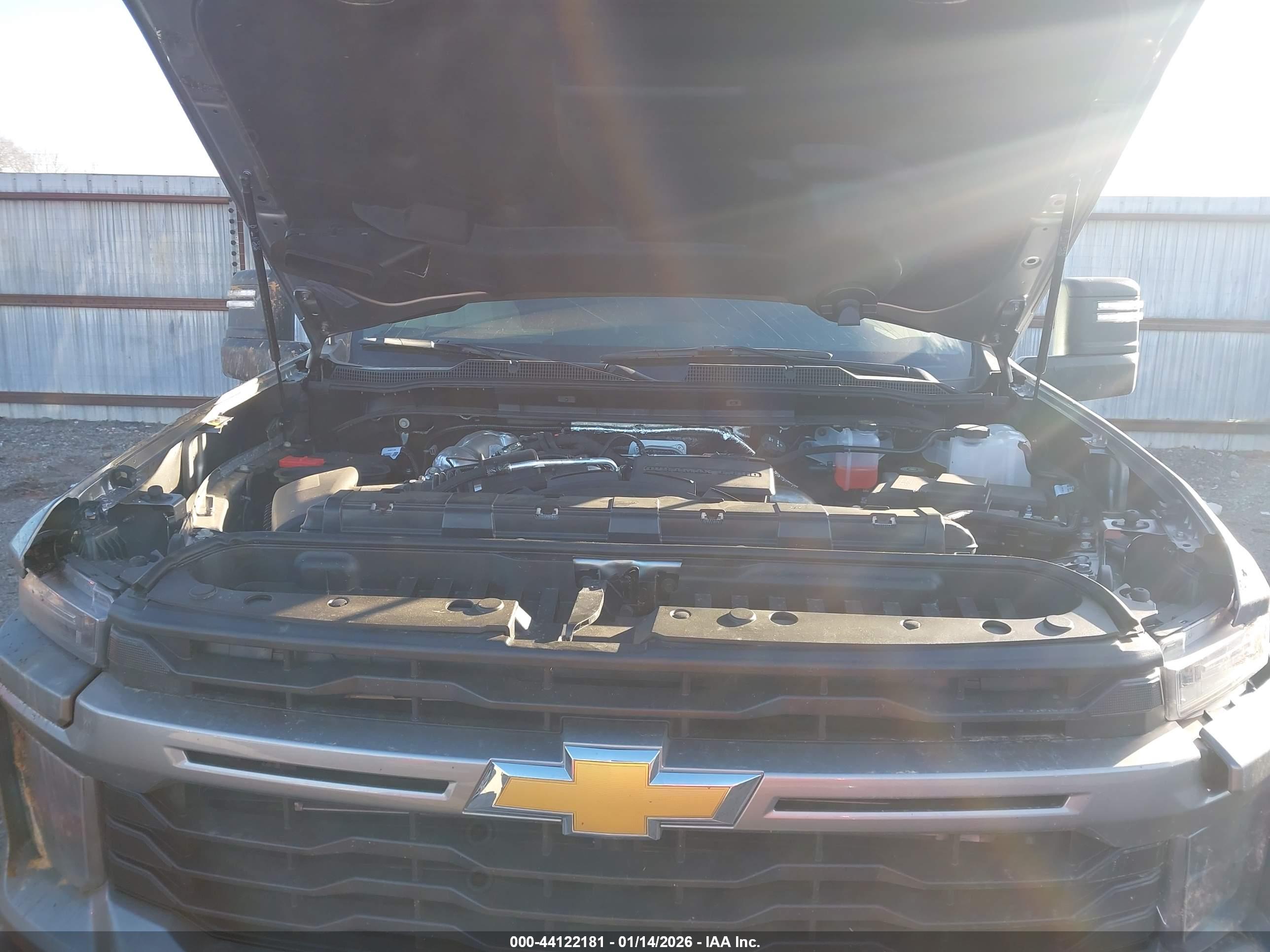 CHEVROLET SILVERADO image 10