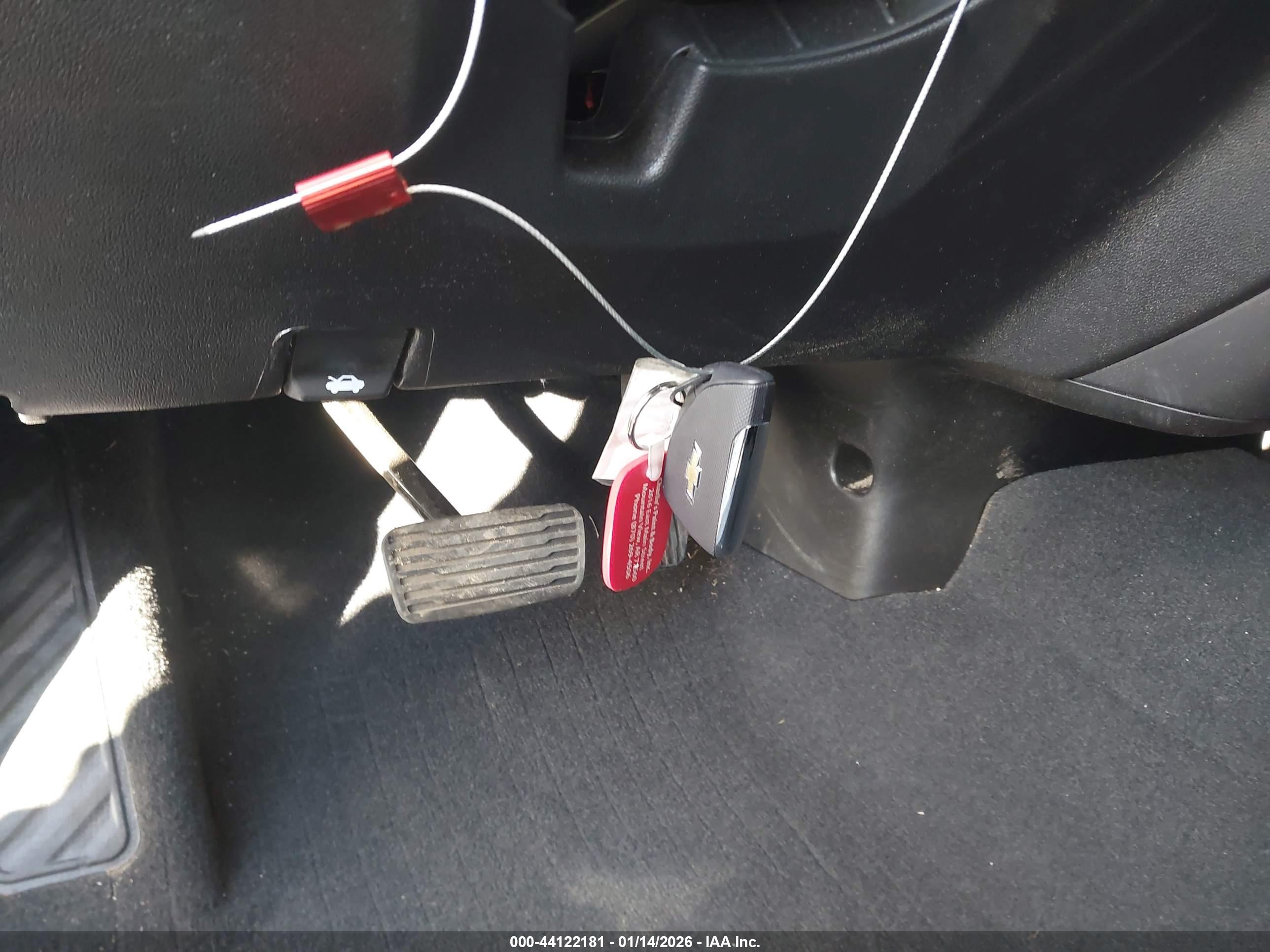 CHEVROLET SILVERADO image 11