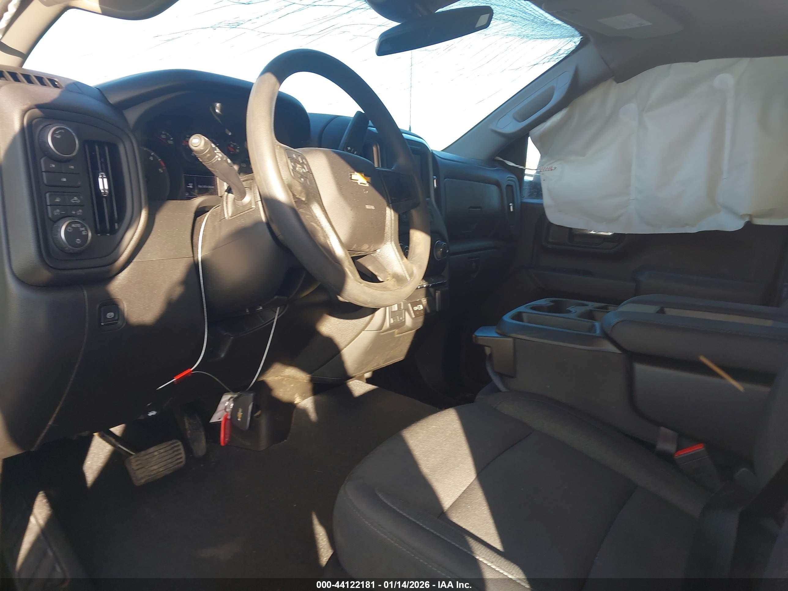 CHEVROLET SILVERADO image 8