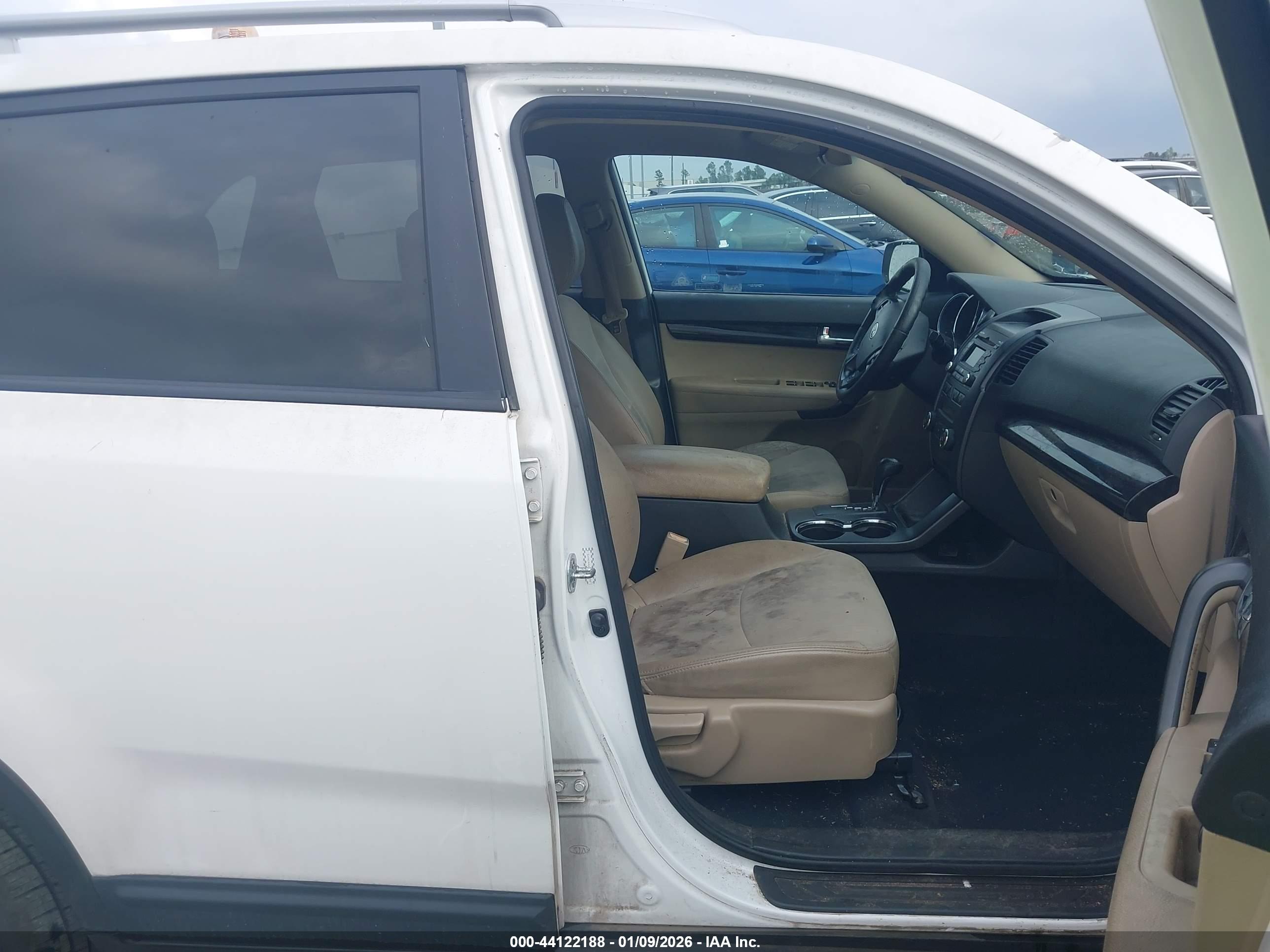 KIA SORENTO image 5