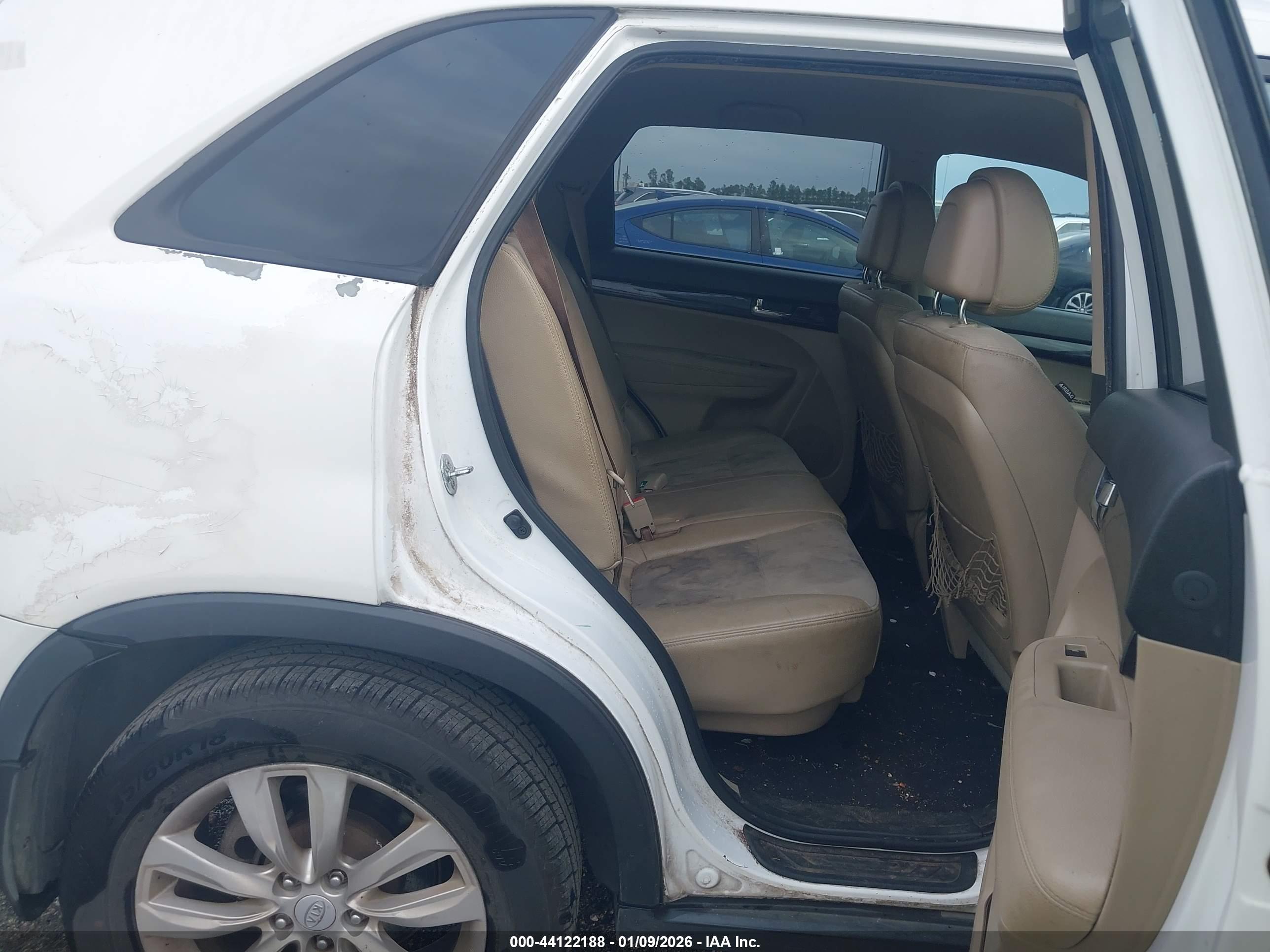 KIA SORENTO image 8
