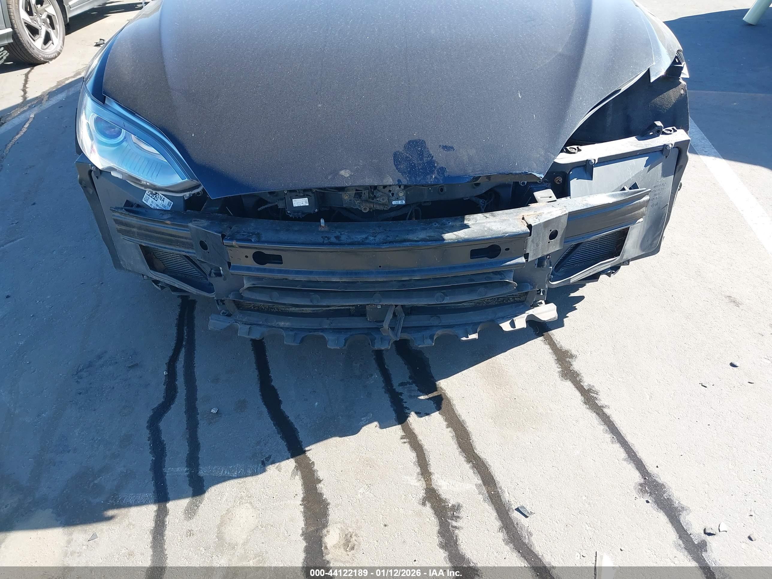 TESLA MODEL image 6