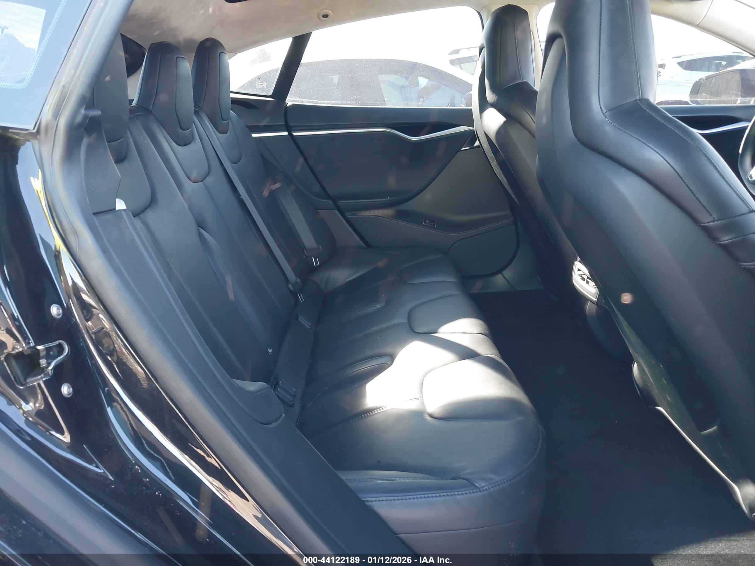 TESLA MODEL image 8