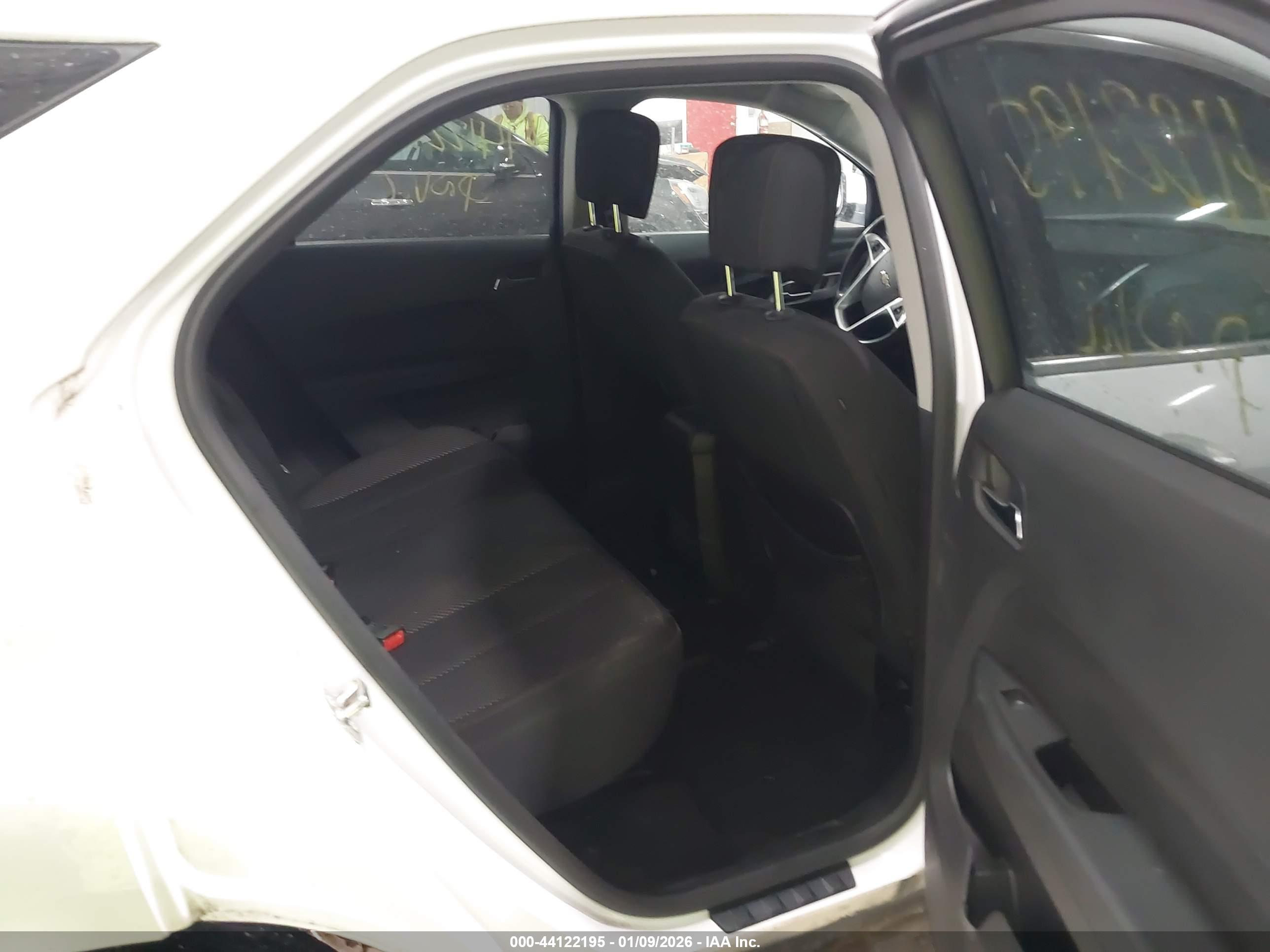 CHEVROLET EQUINOX image 8