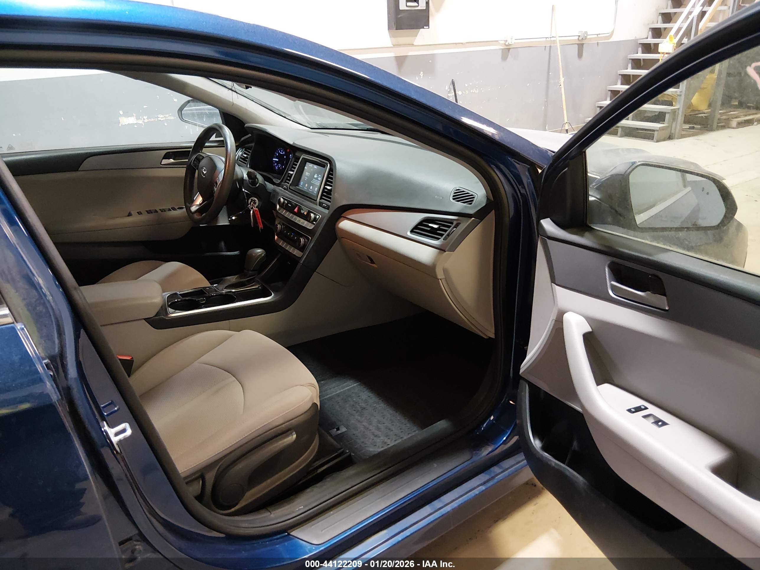 HYUNDAI SONATA image 5