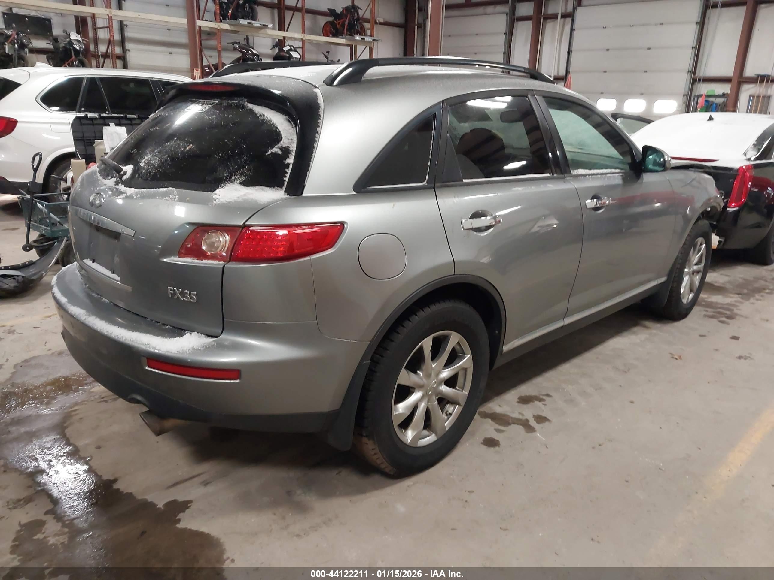 INFINITI FX35 image 4