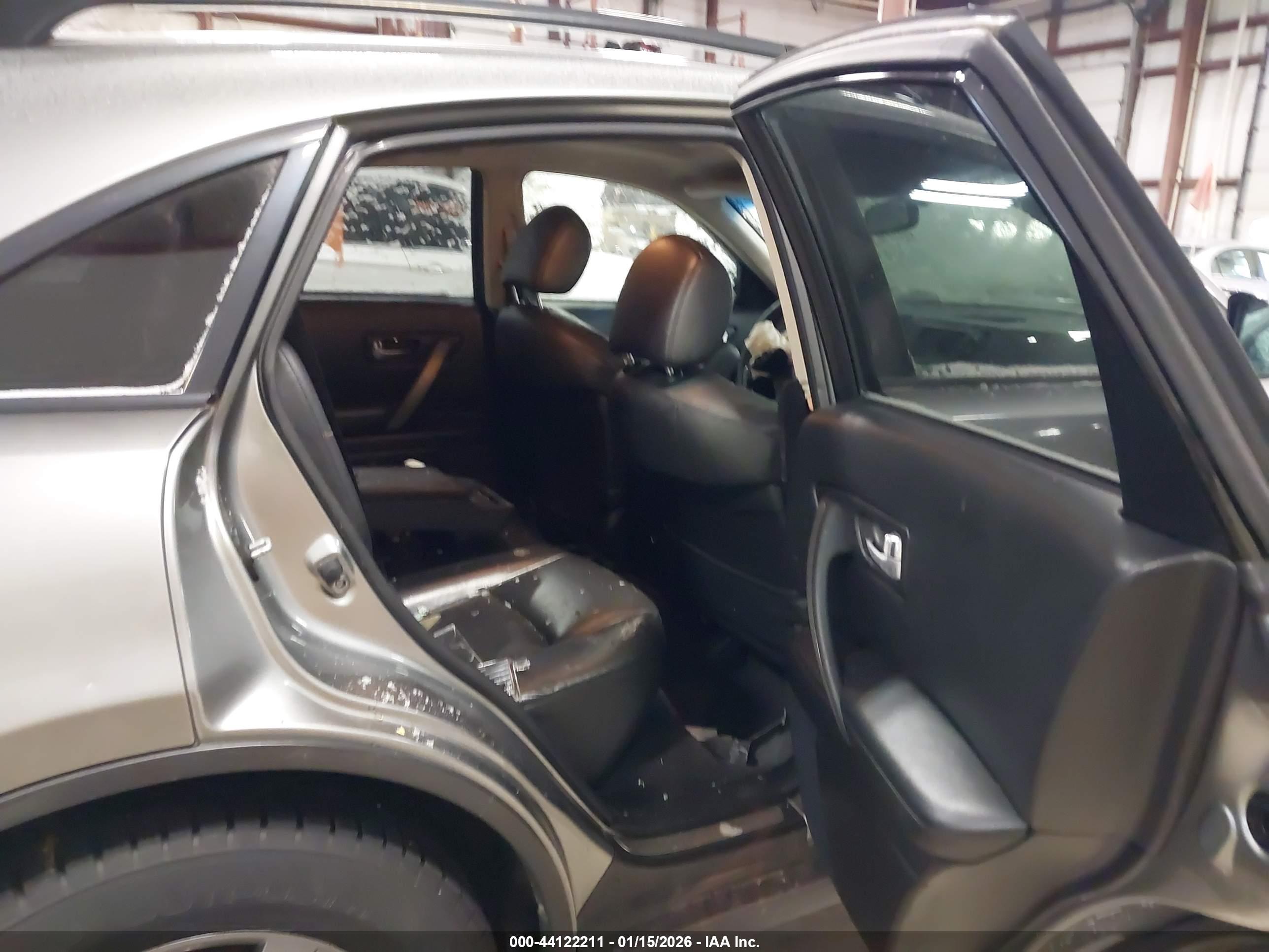 INFINITI FX35 image 8