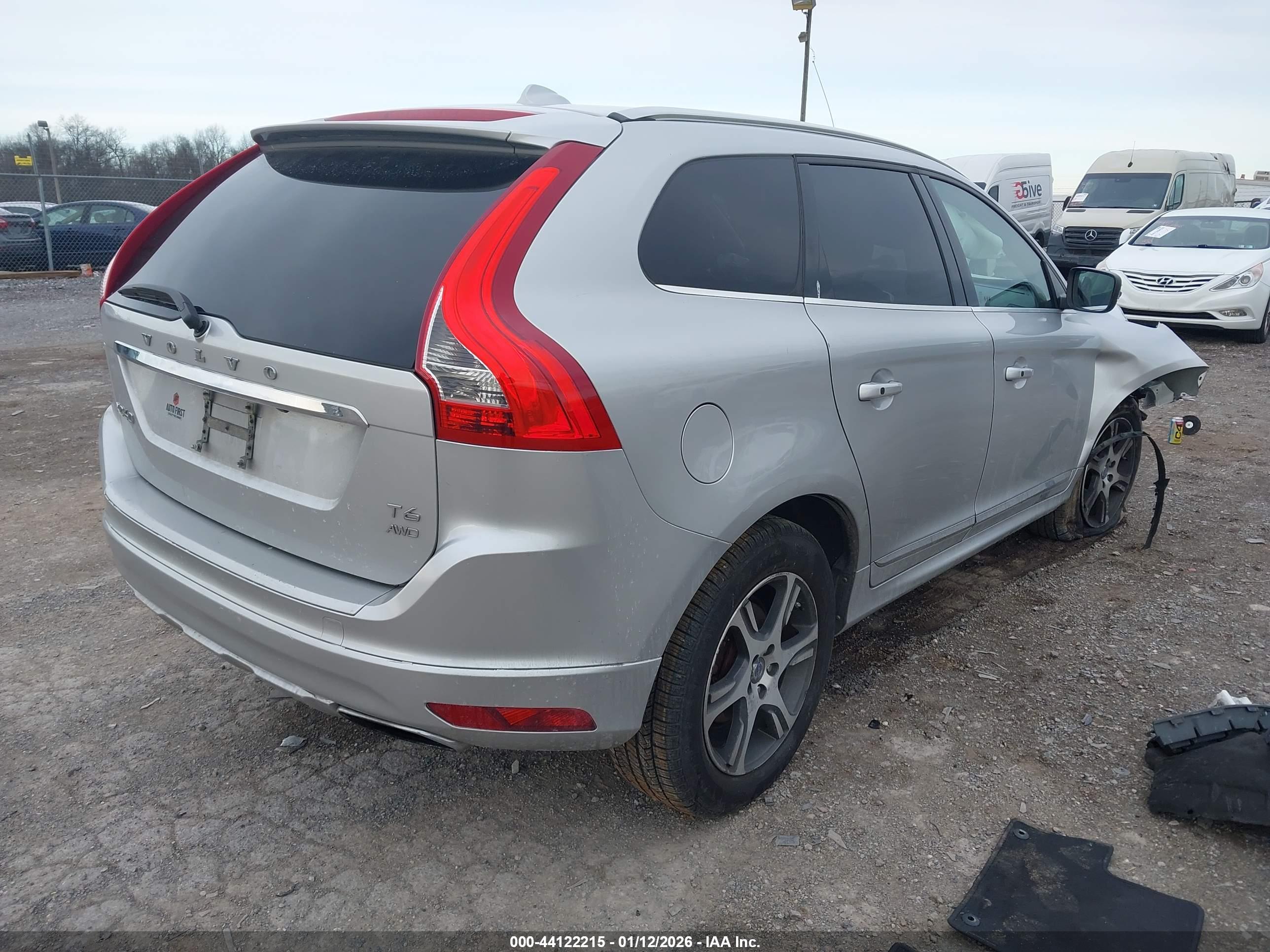 VOLVO XC60 image 4