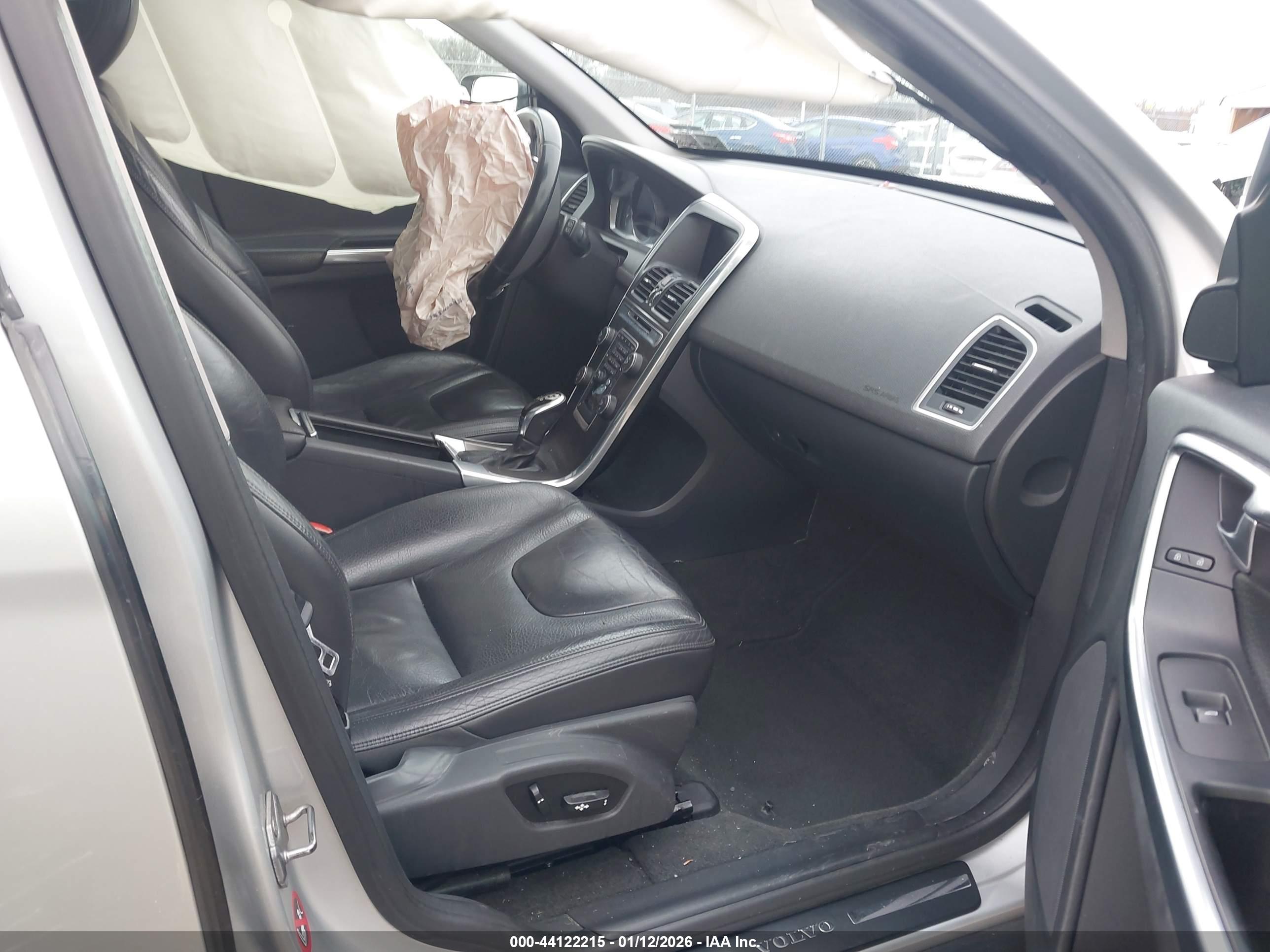 VOLVO XC60 image 5