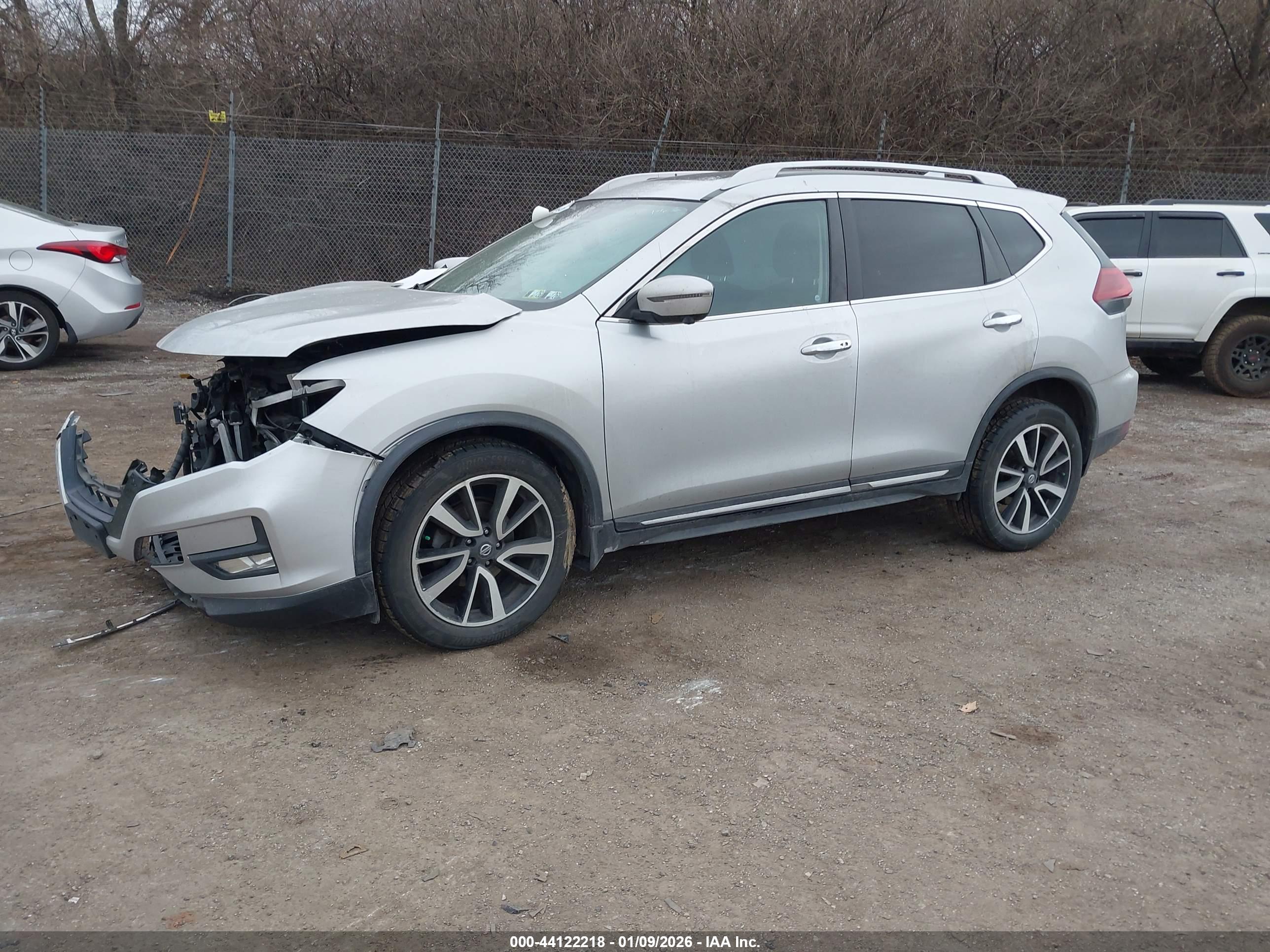 NISSAN ROGUE image 2
