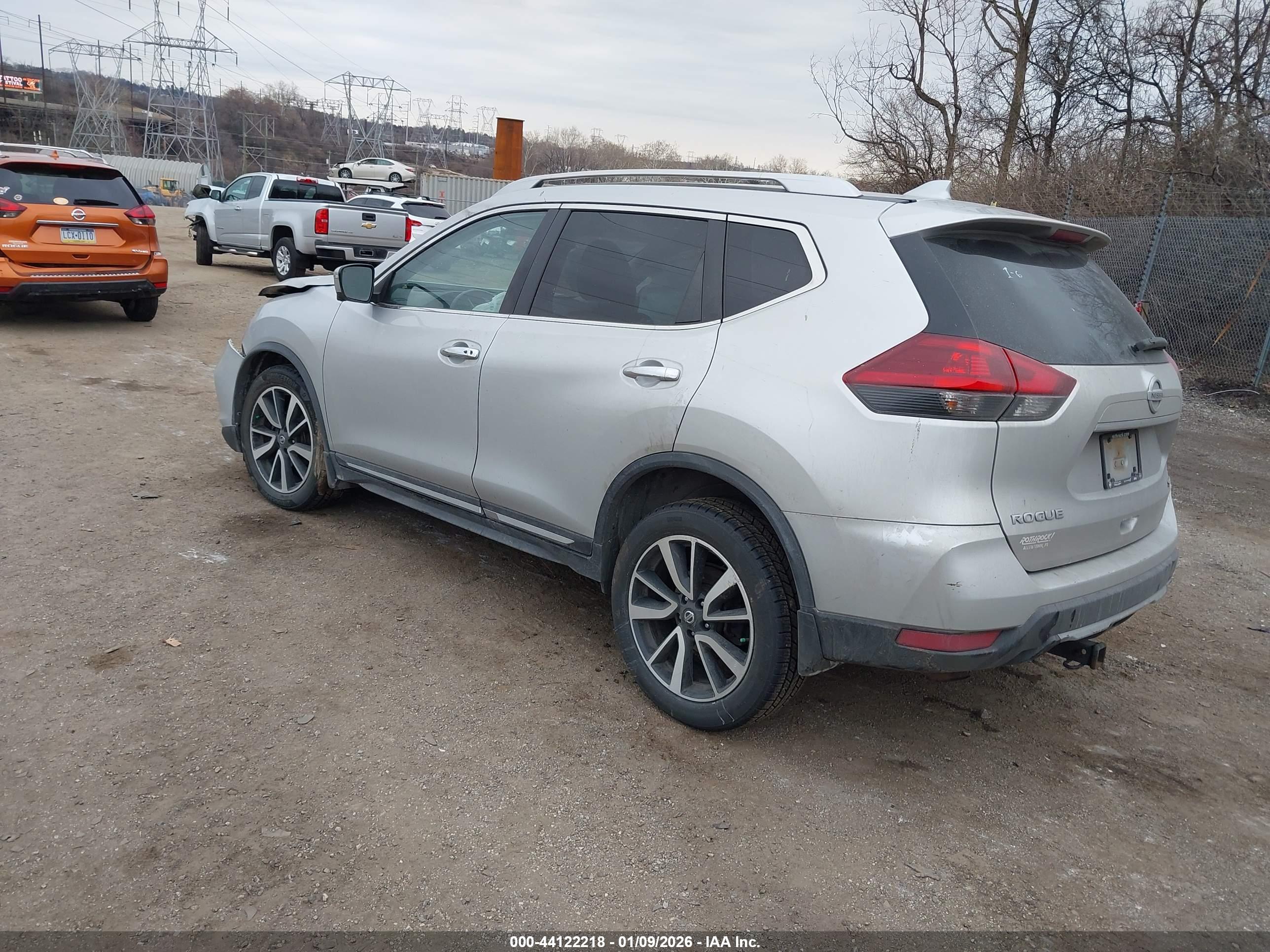 NISSAN ROGUE image 3