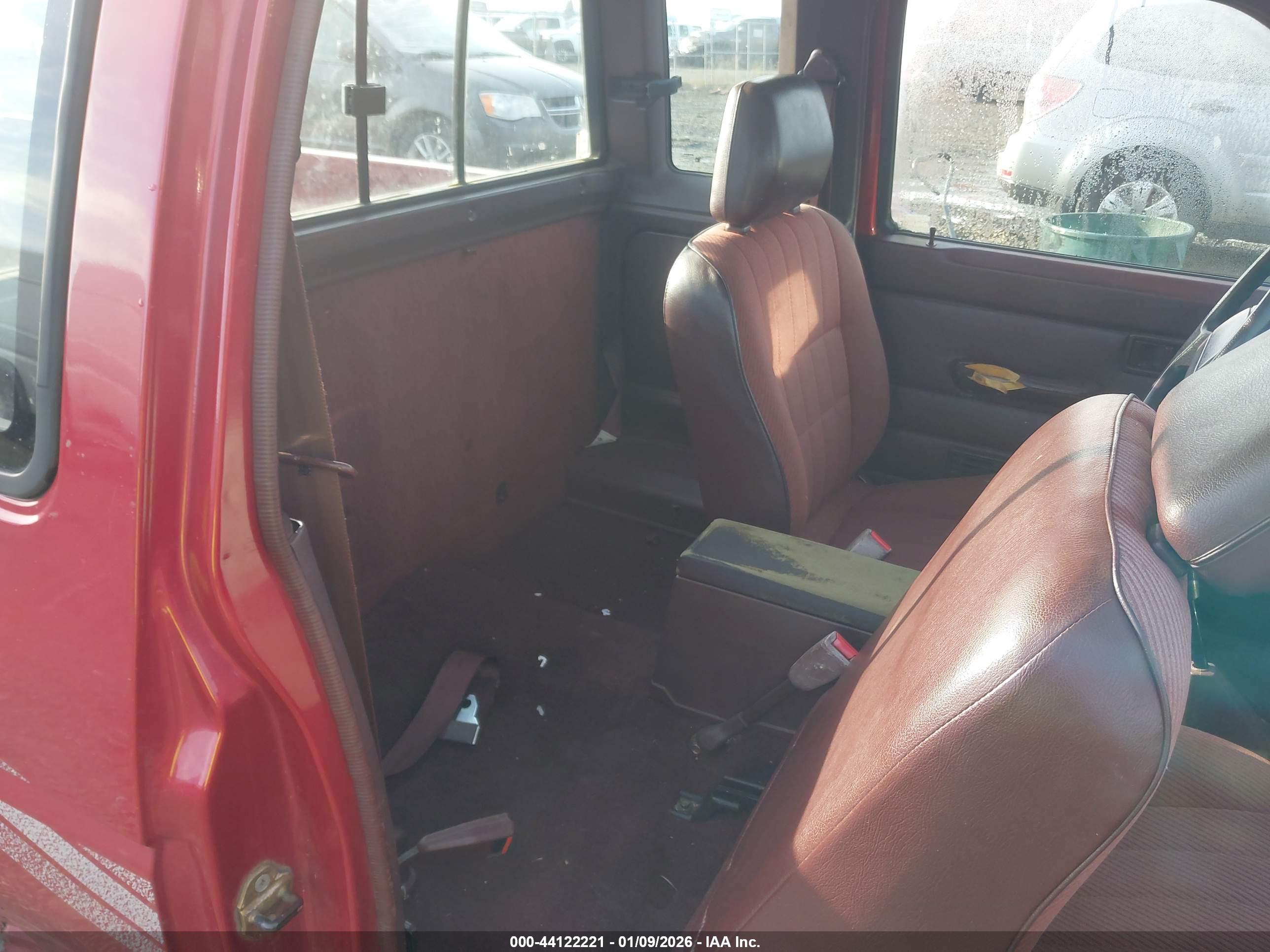 NISSAN TRUCK image 8
