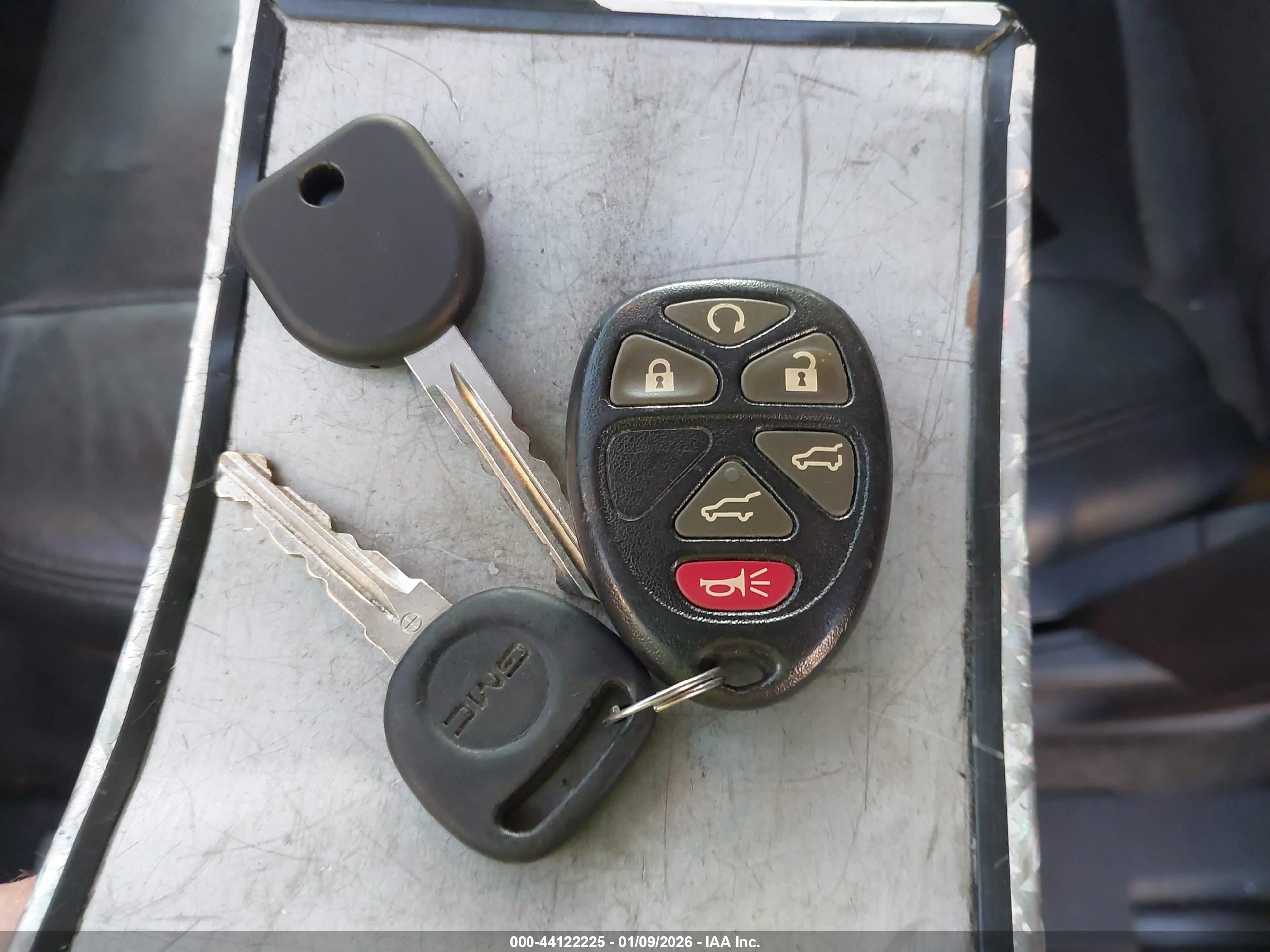 GMC YUKON image 11