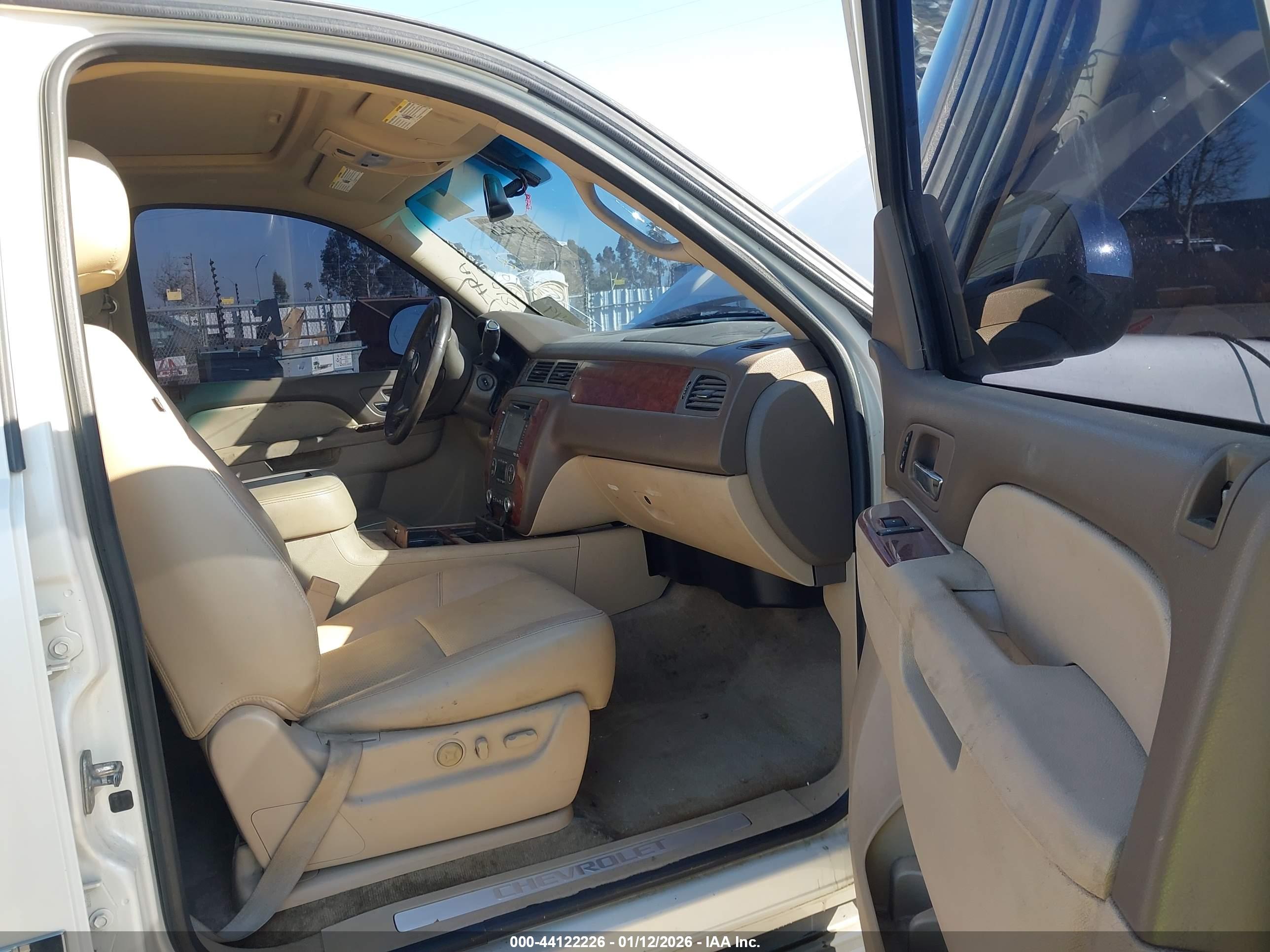 CHEVROLET TAHOE image 5