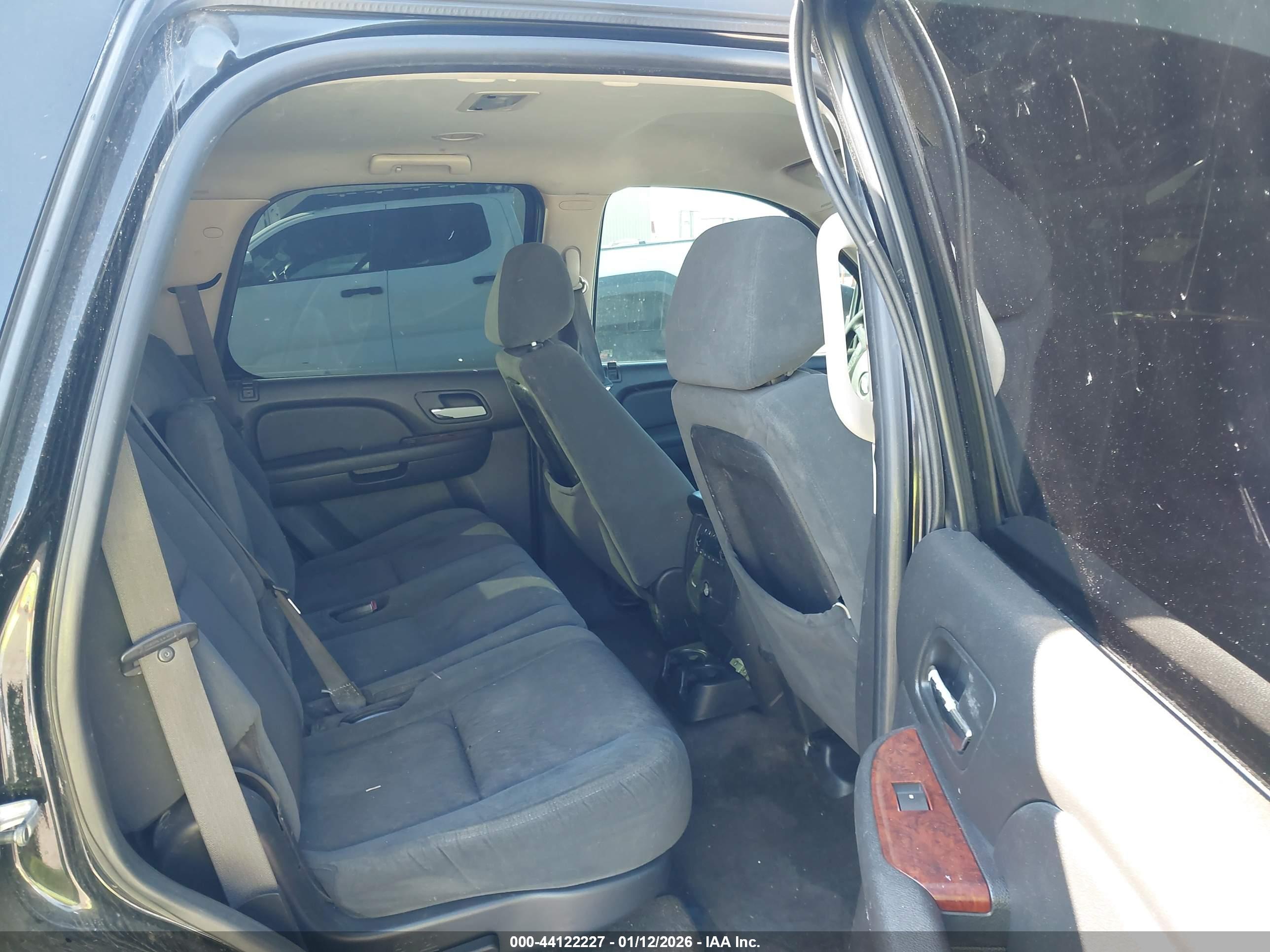 CHEVROLET TAHOE image 8