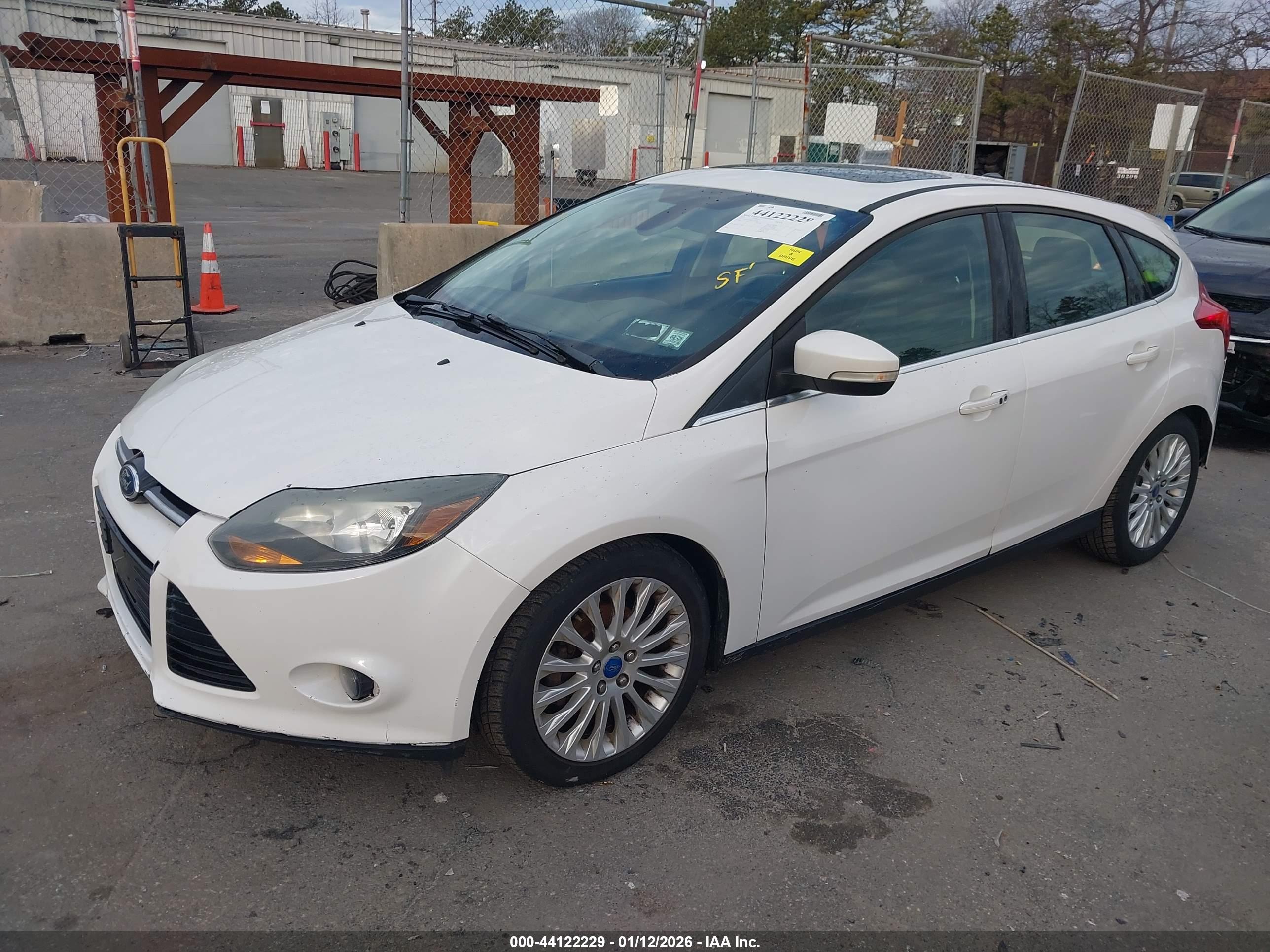 FORD FOCUS image 2