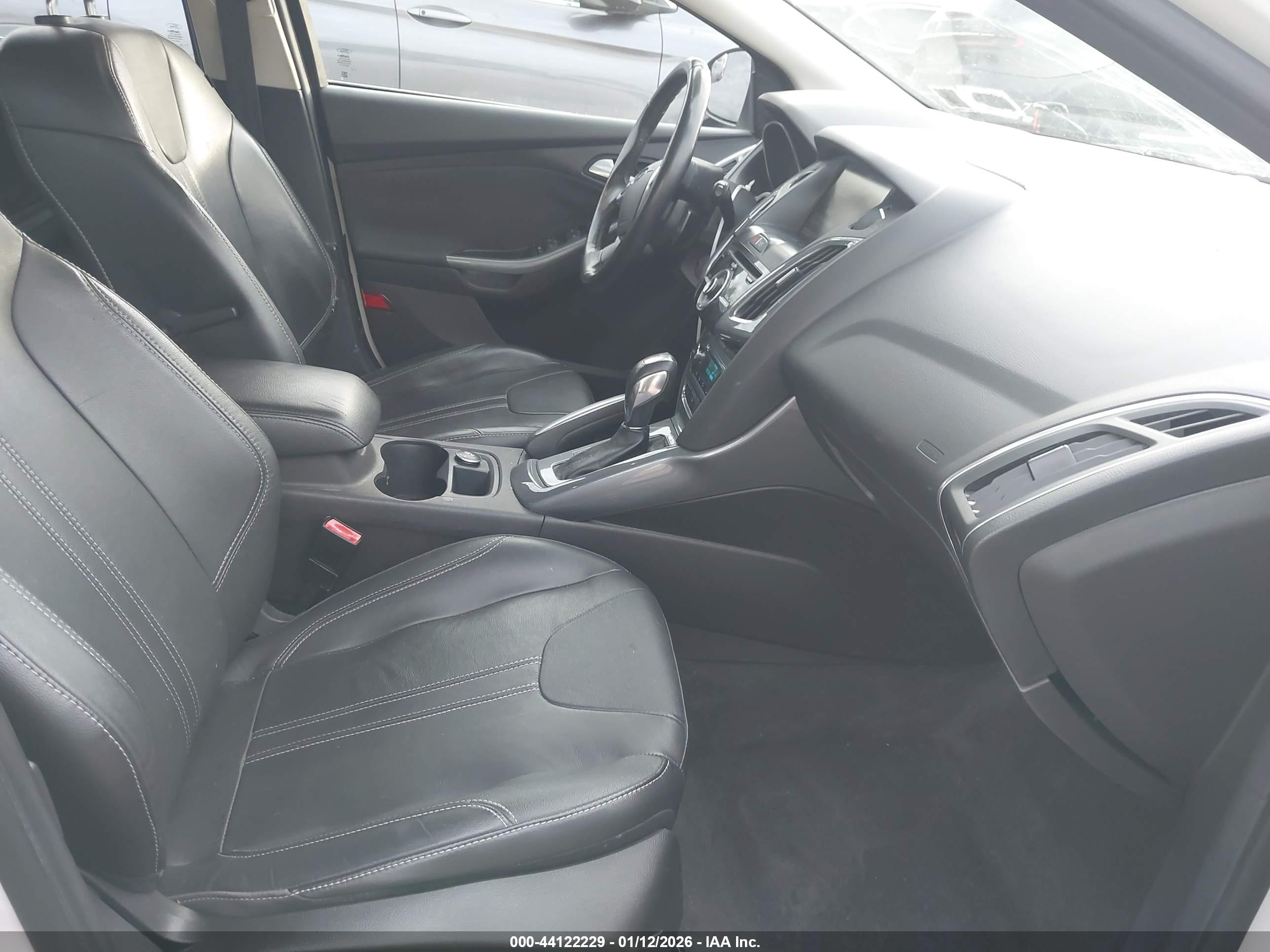 FORD FOCUS image 5