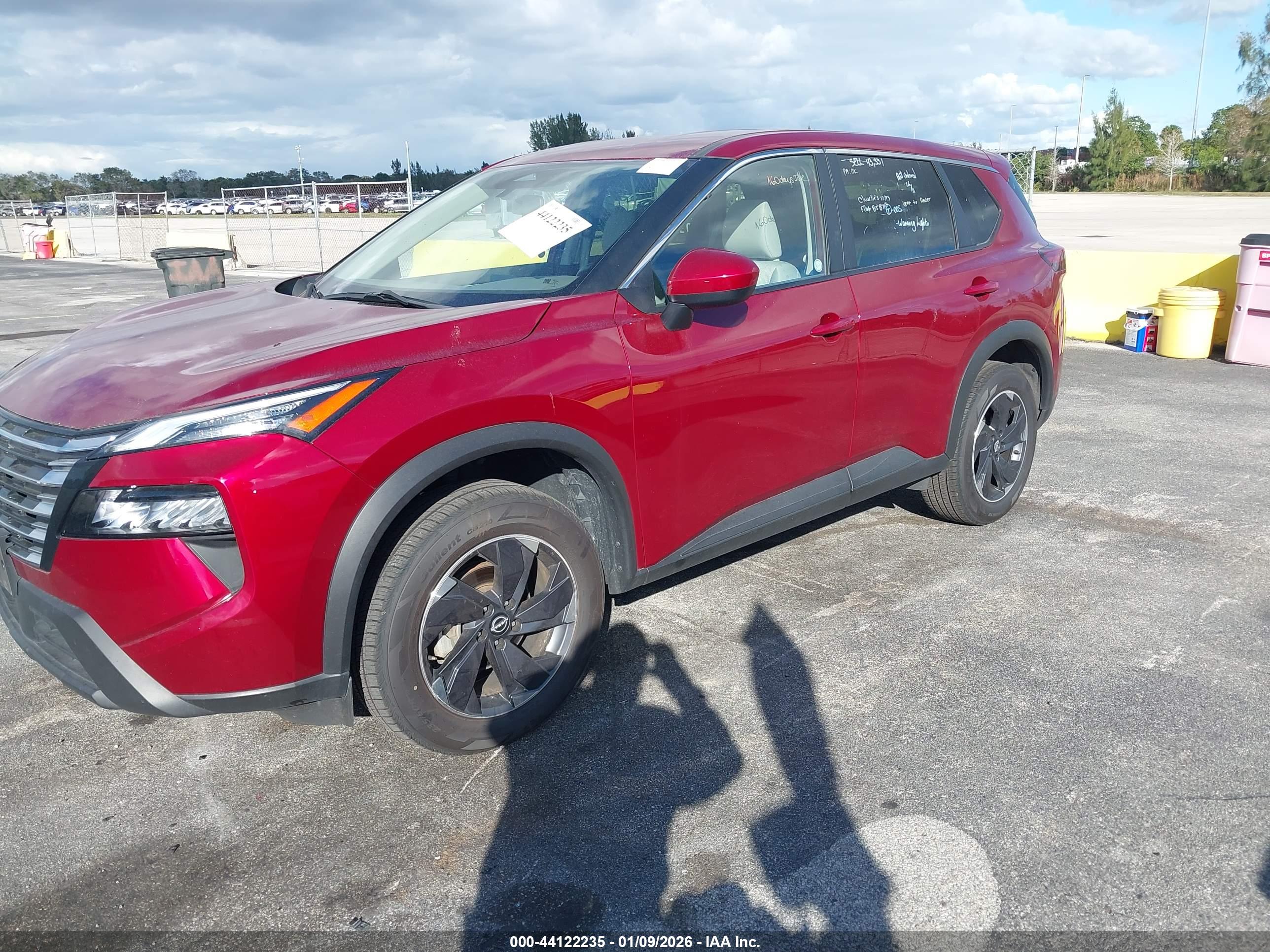 NISSAN ROGUE image 2