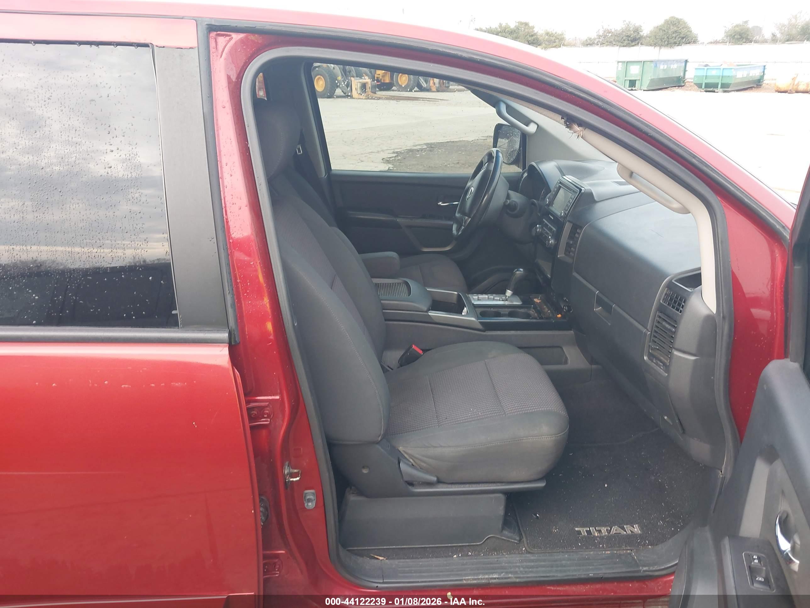 NISSAN TITAN image 5