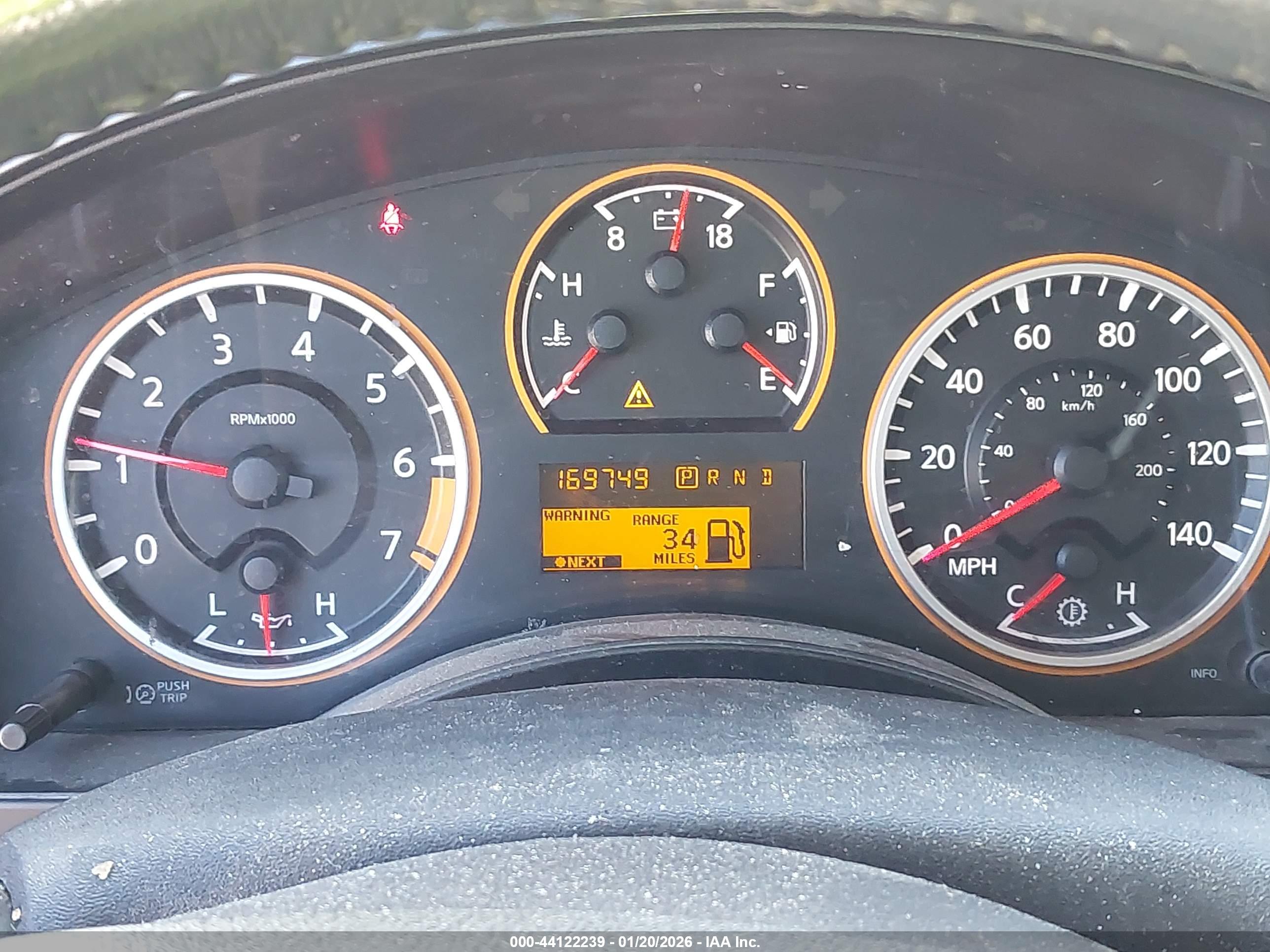 NISSAN TITAN image 7