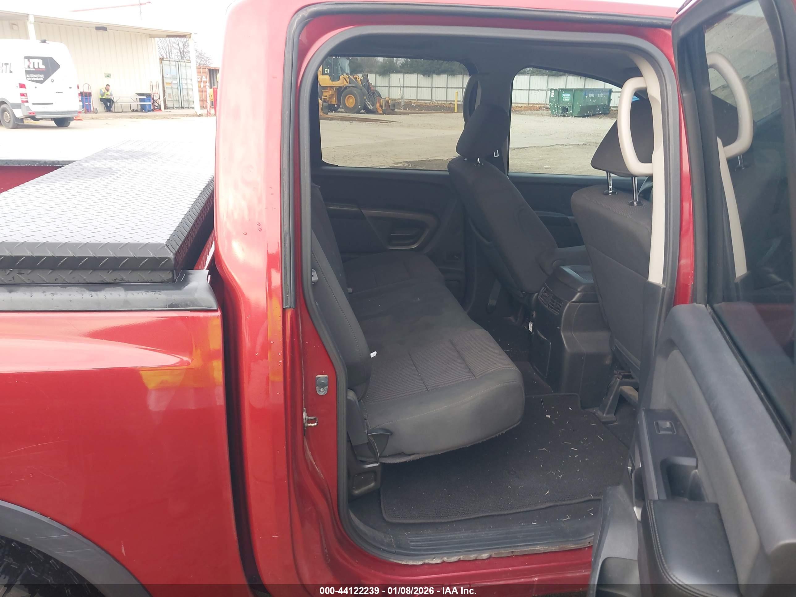 NISSAN TITAN image 8