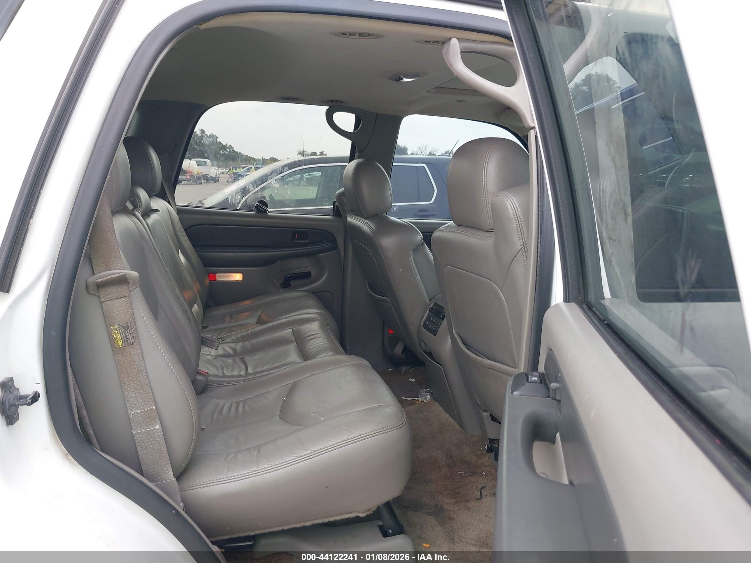 CHEVROLET TAHOE image 8