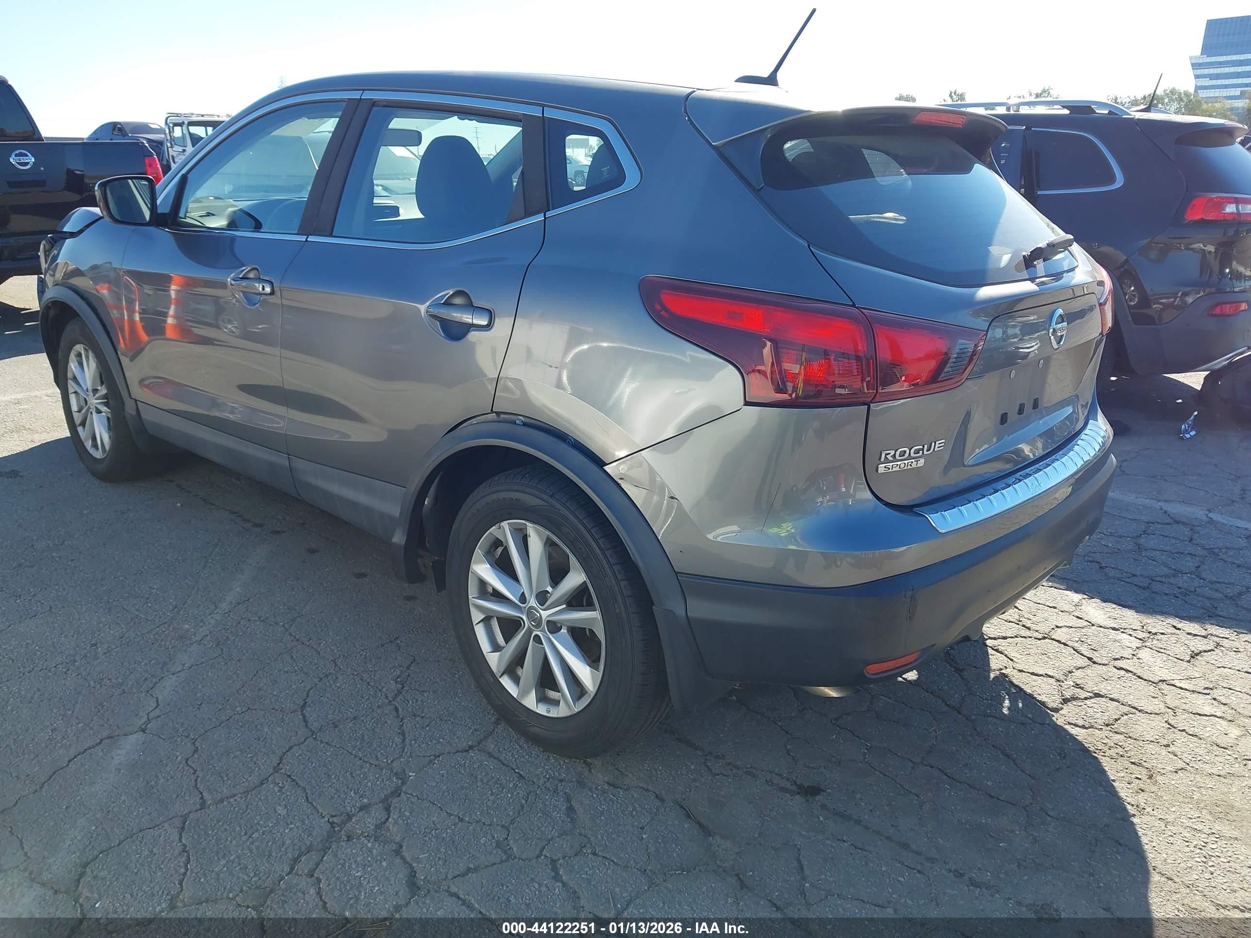 NISSAN ROGUE image 3