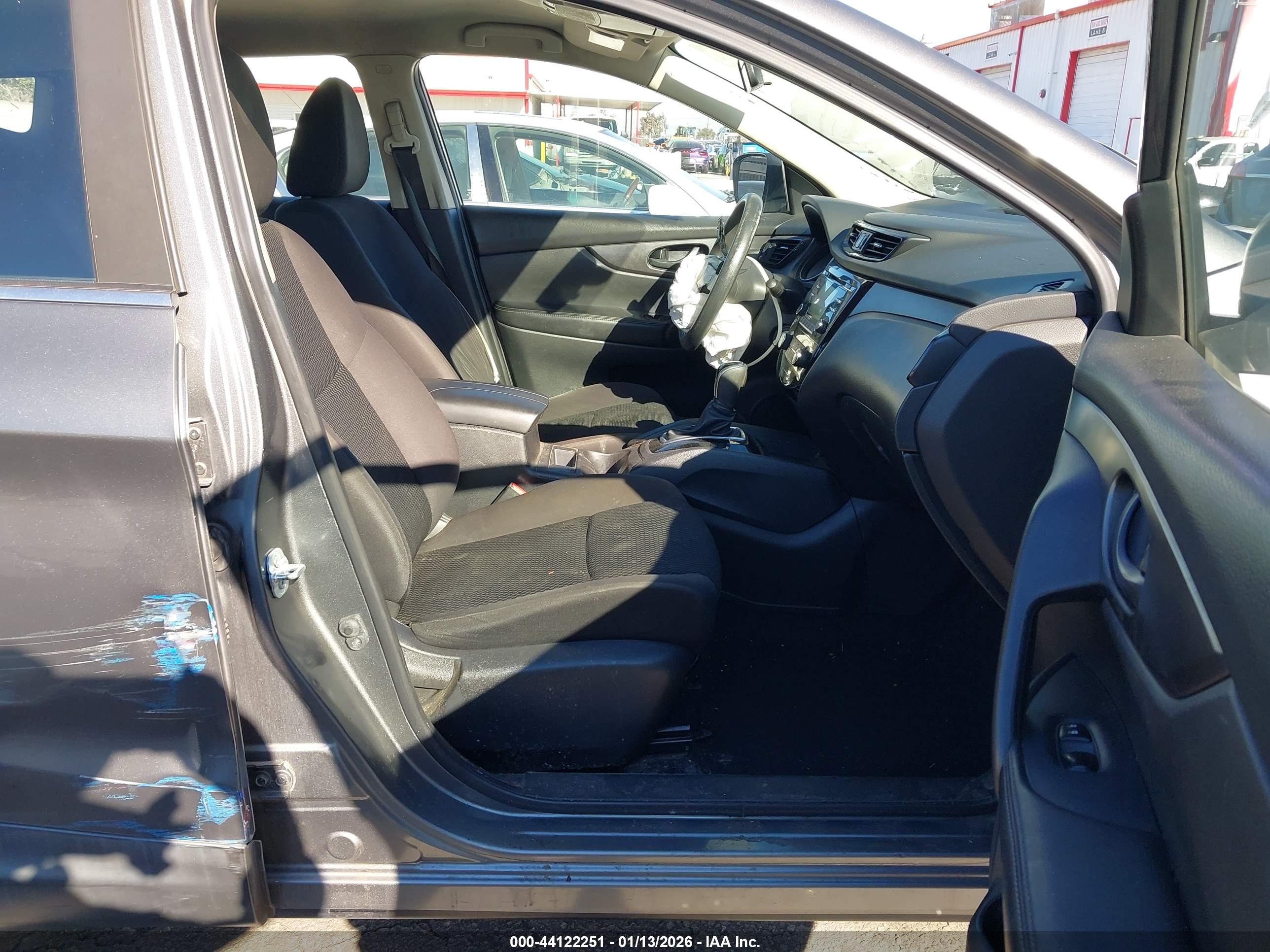 NISSAN ROGUE image 5