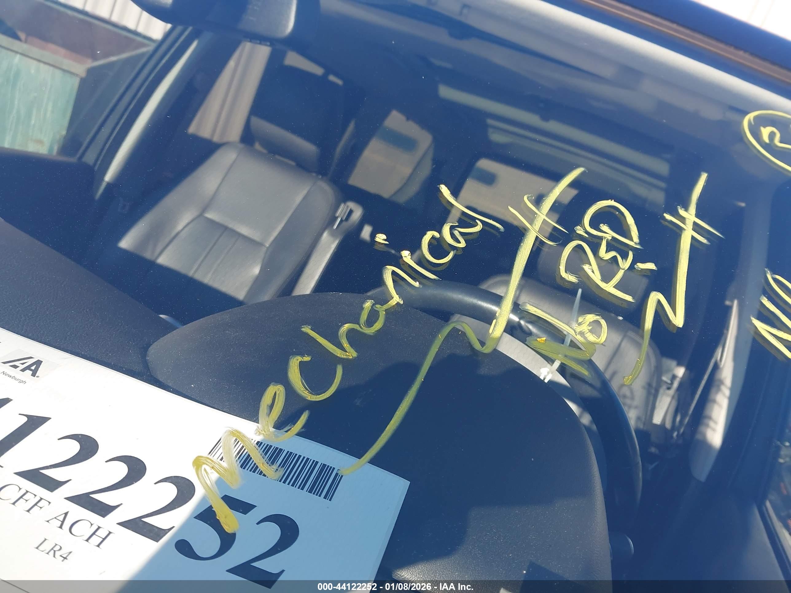 LAND ROVER image 6