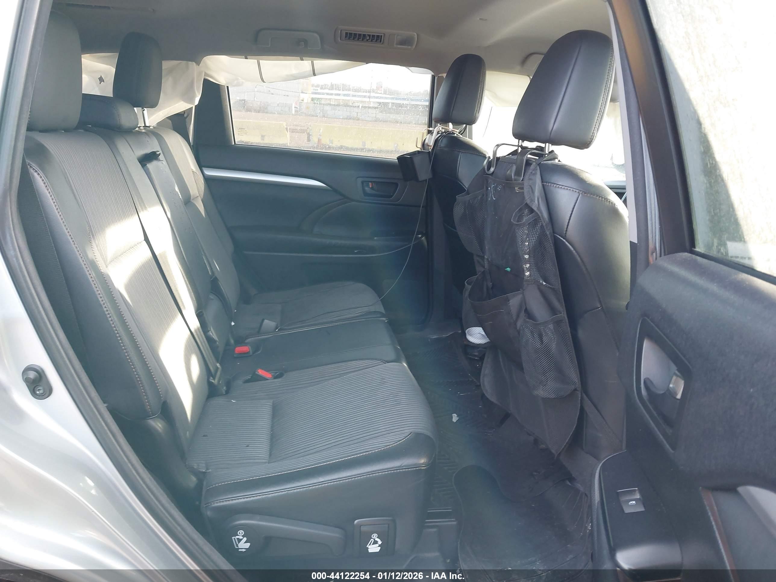 TOYOTA HIGHLANDER image 8