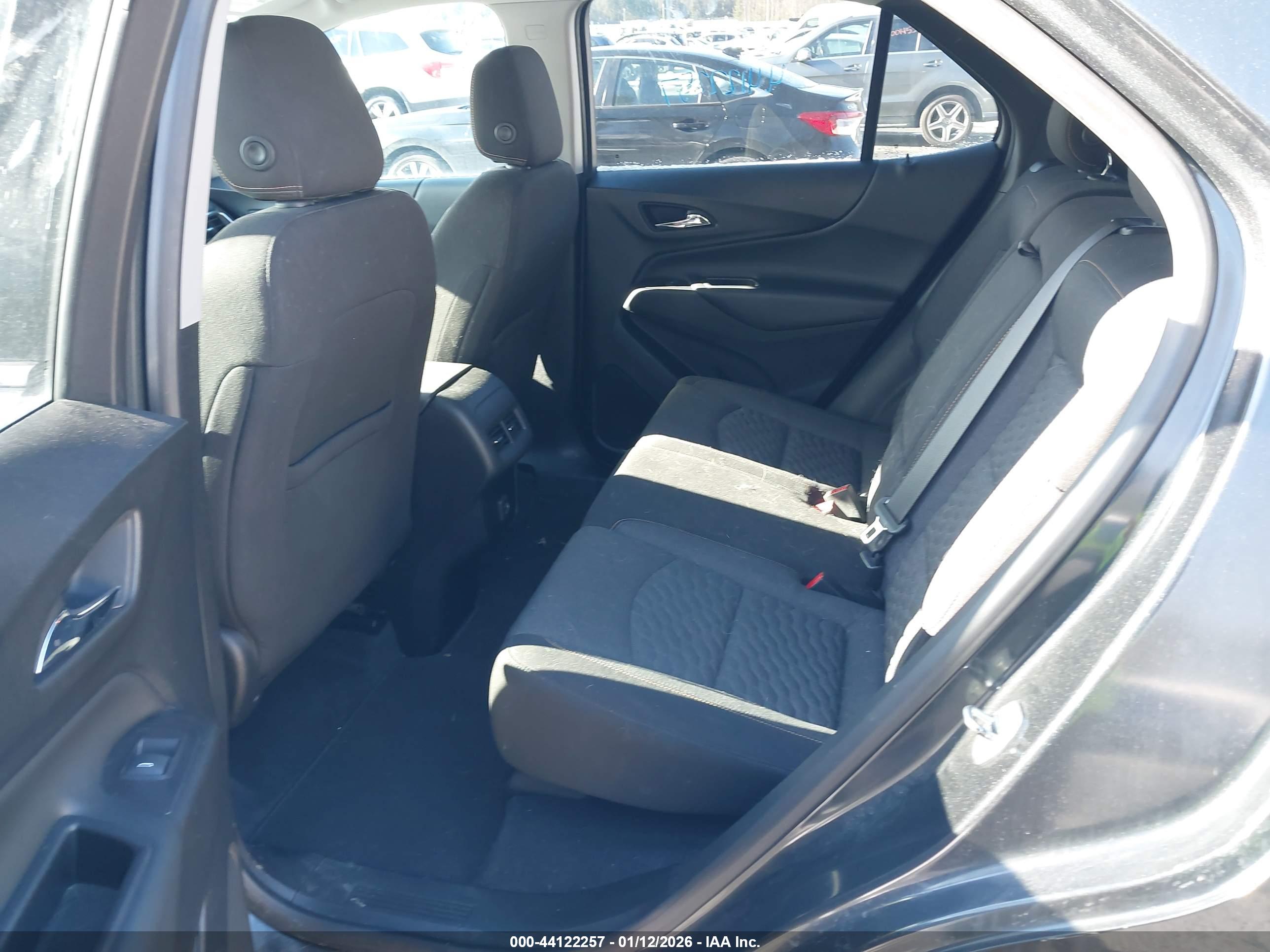 CHEVROLET EQUINOX image 8