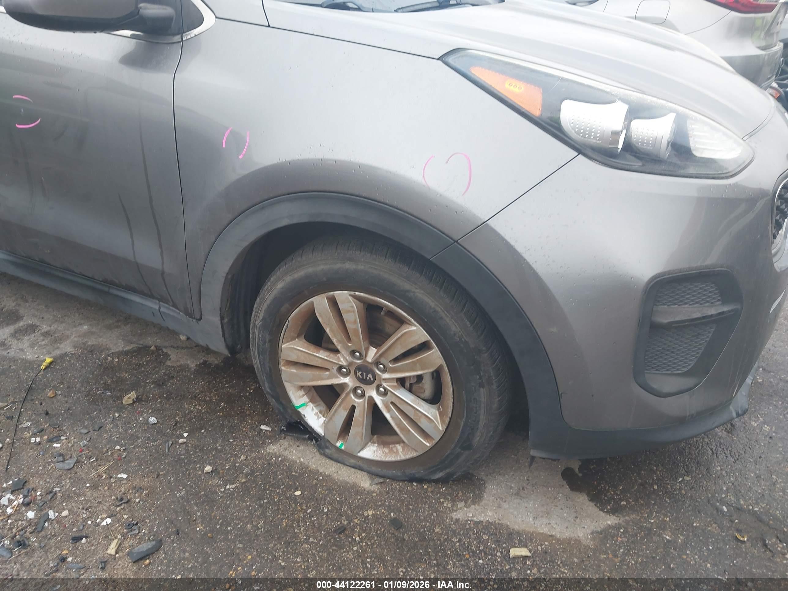 KIA SPORTAGE image 6