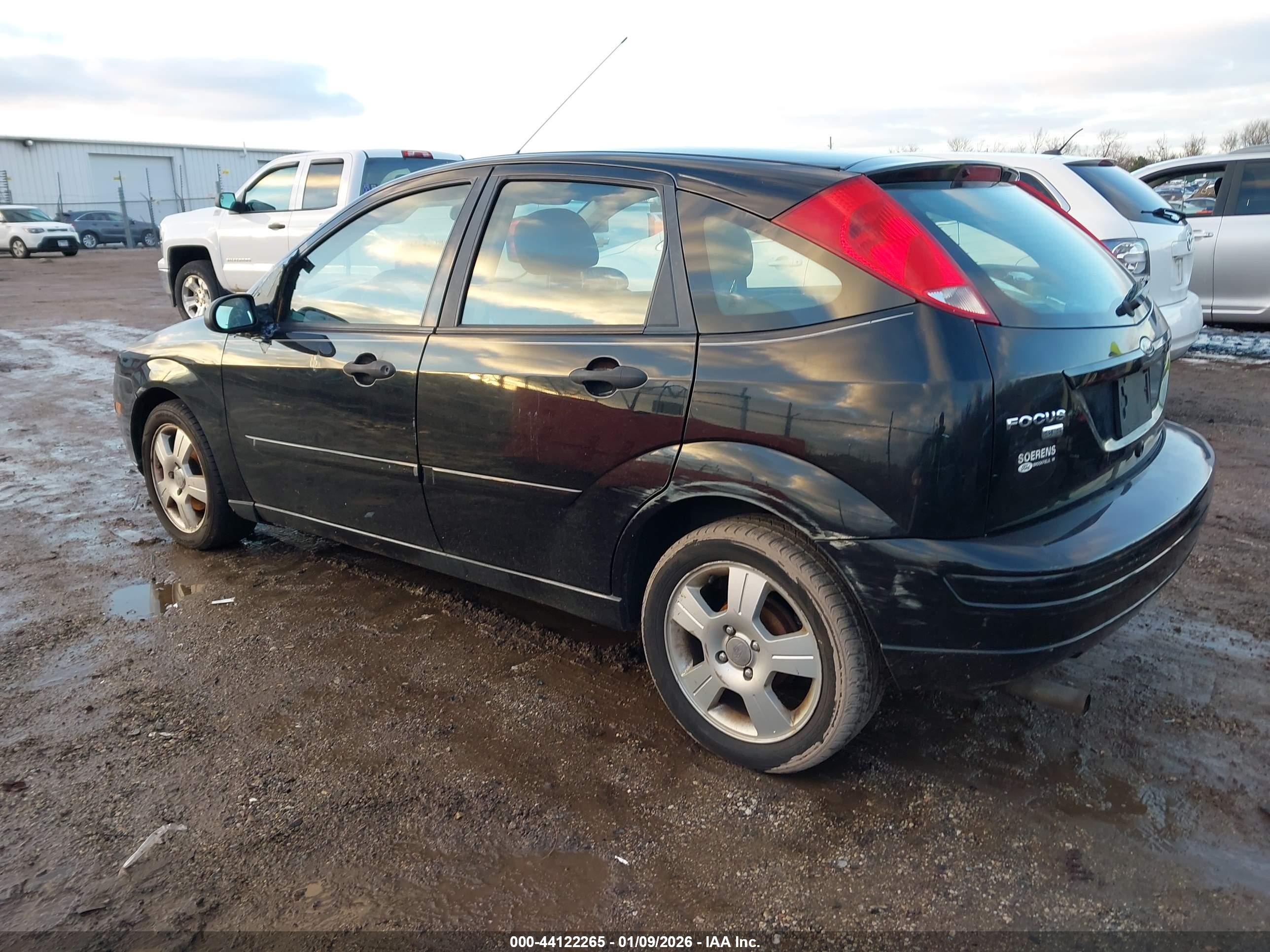 FORD FOCUS image 3
