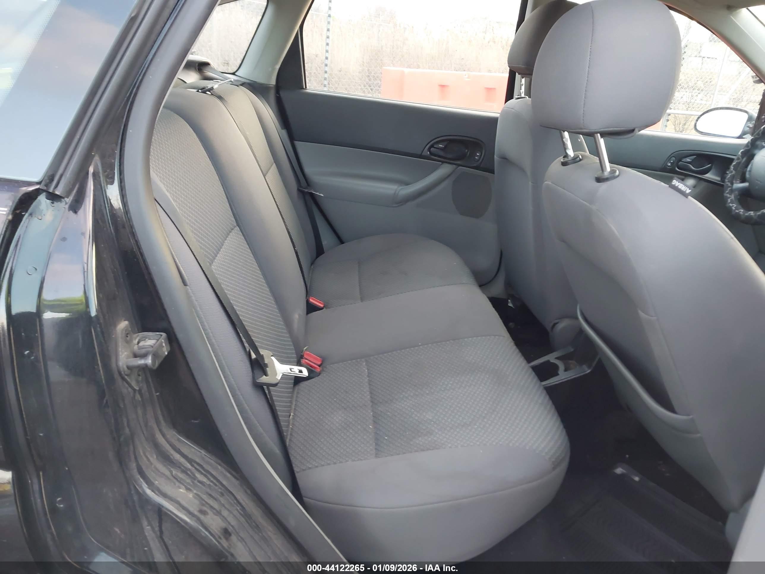 FORD FOCUS image 8